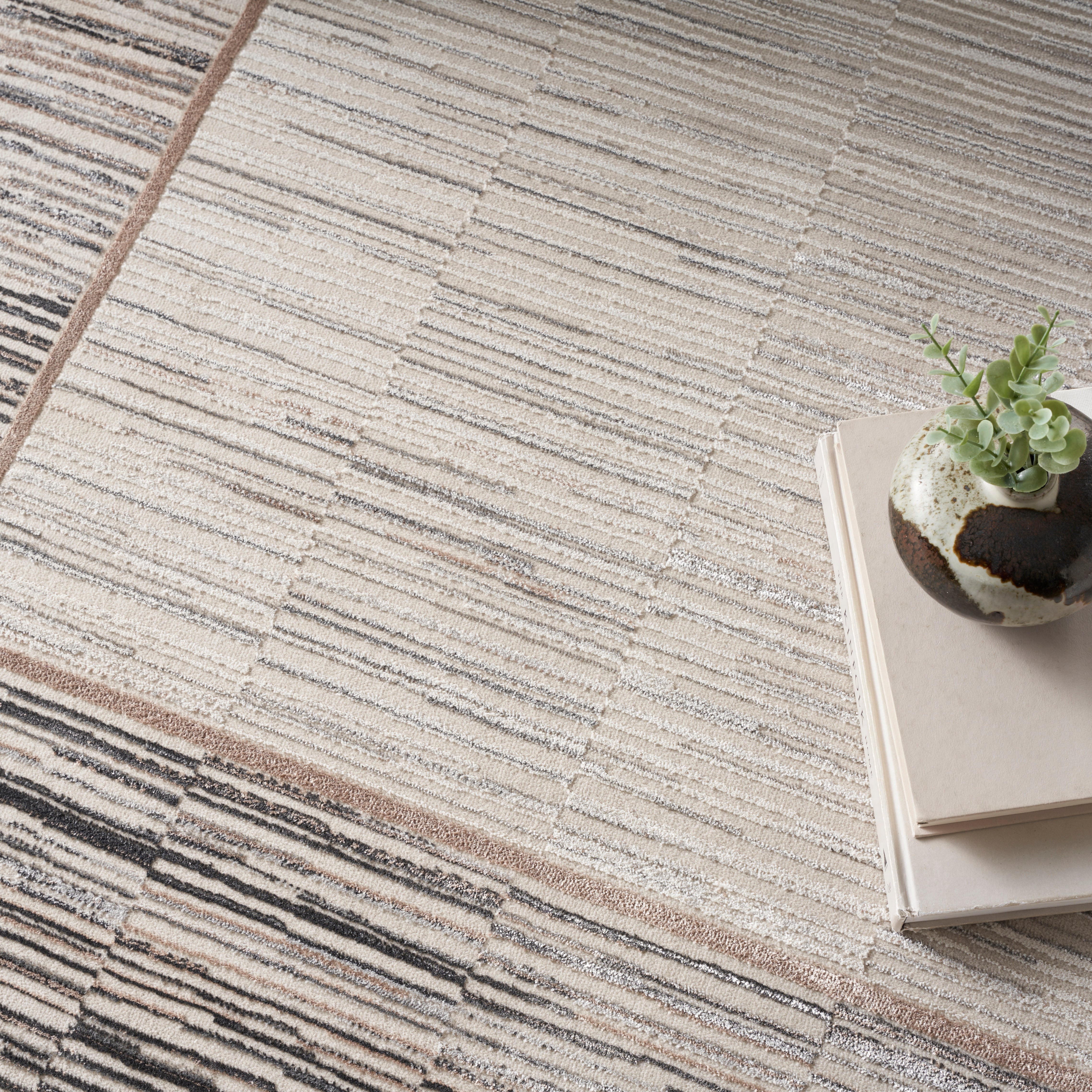 Nourison Desire DSR02 Grey/Black Large Rectangle Rug