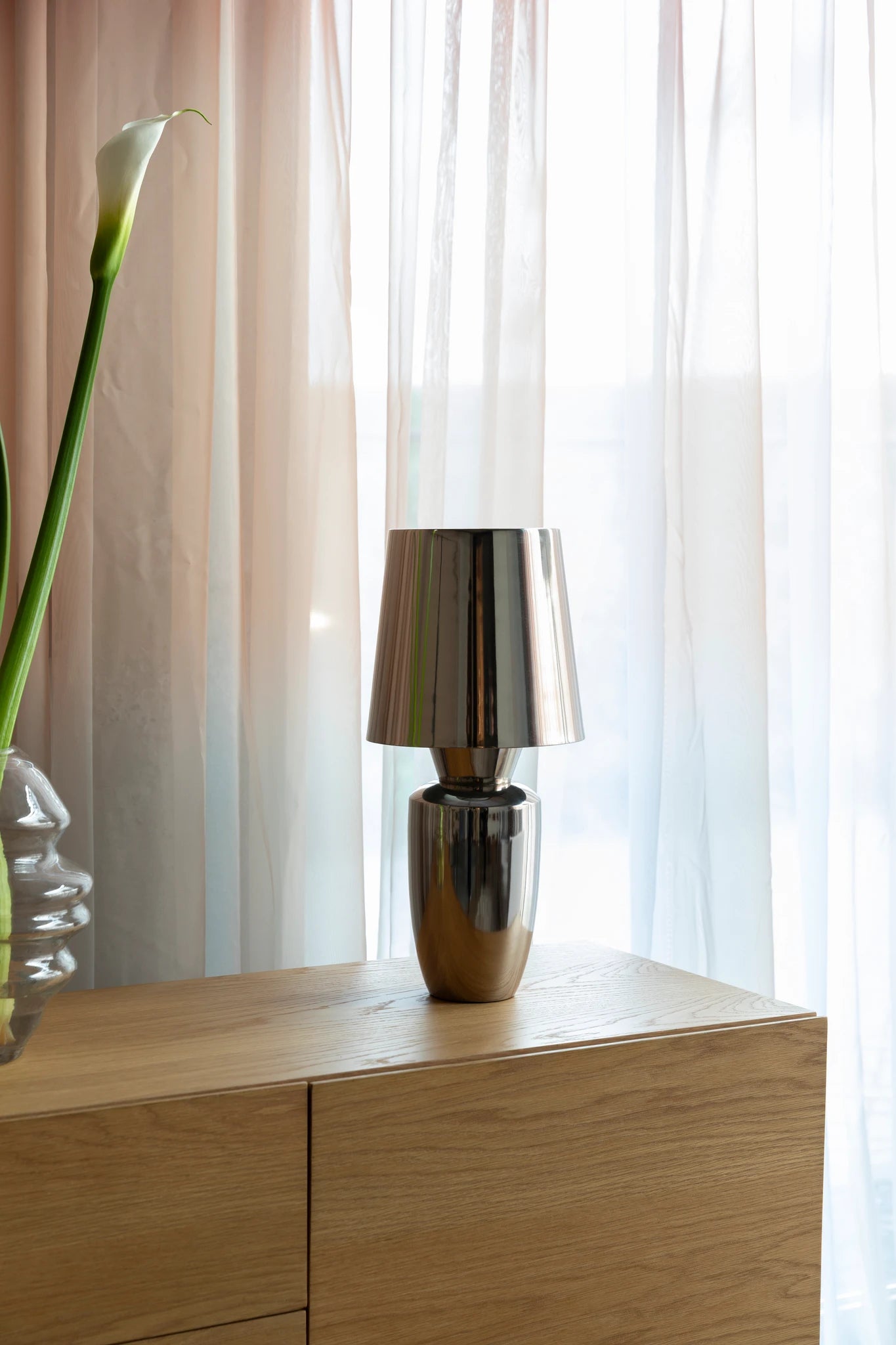 Zuiver Classy Shiny Silver Iron Table Lamp