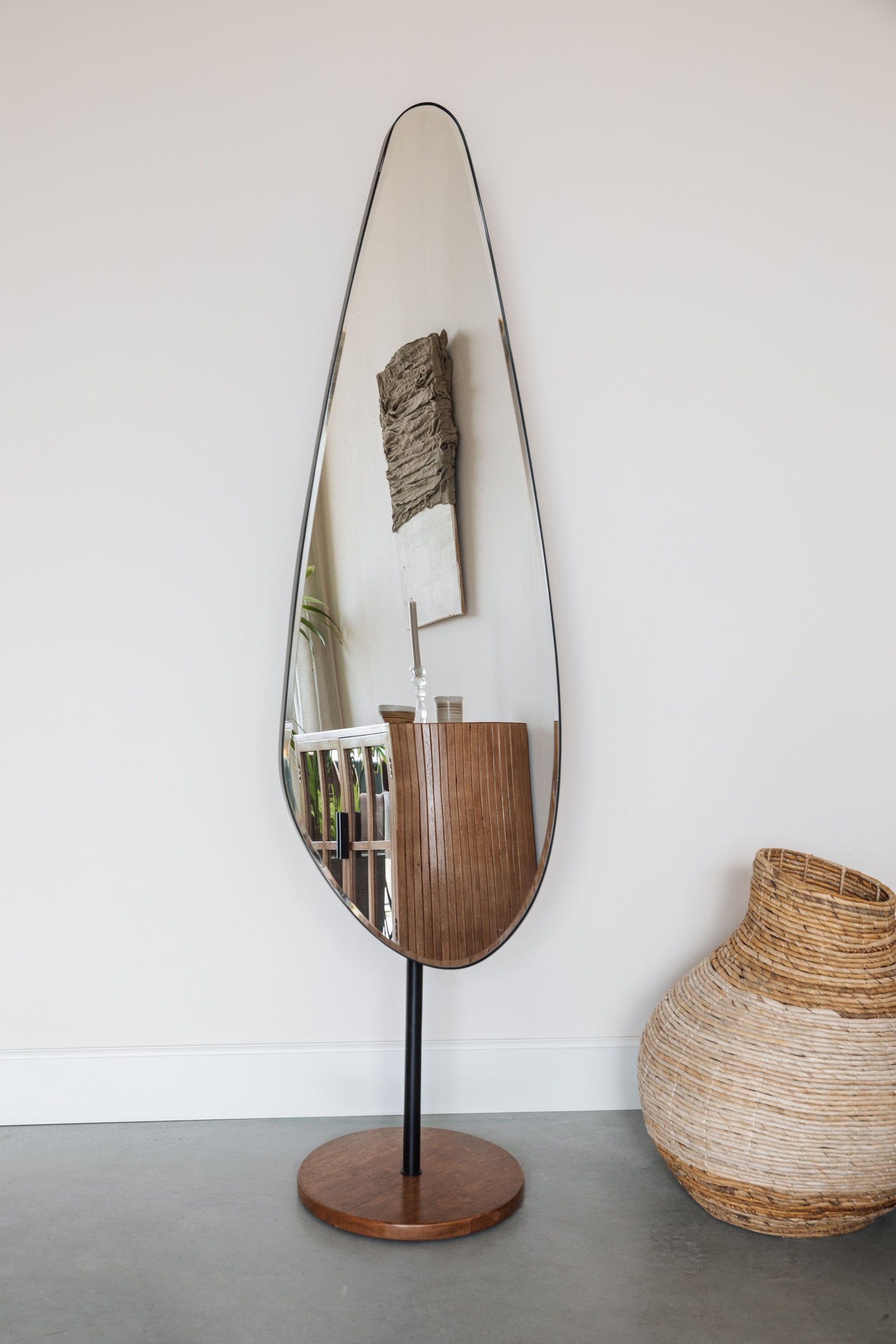 Dropz Organic Standing Mirror