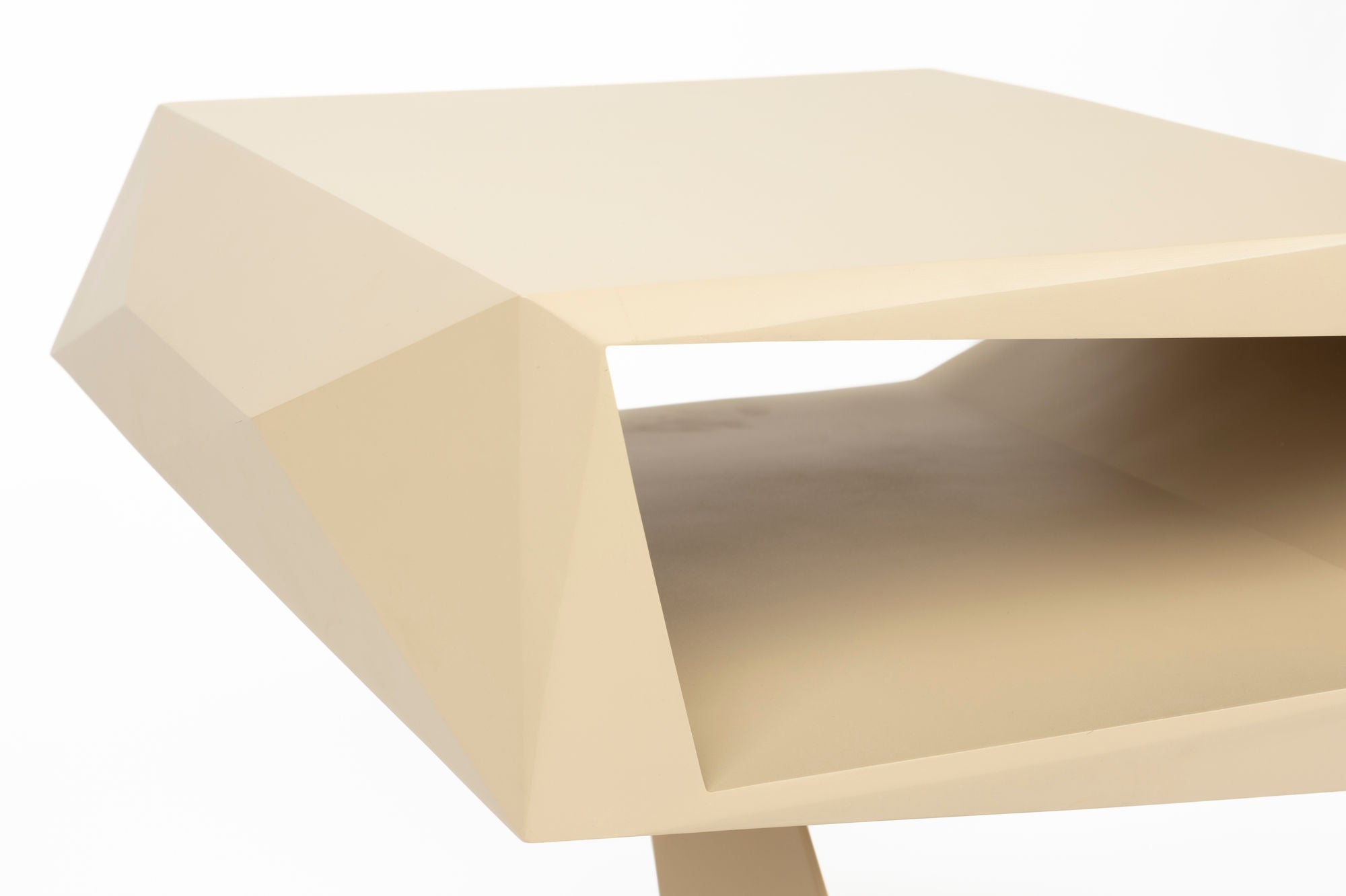 Zuiver North Space Beige Resin Side Table