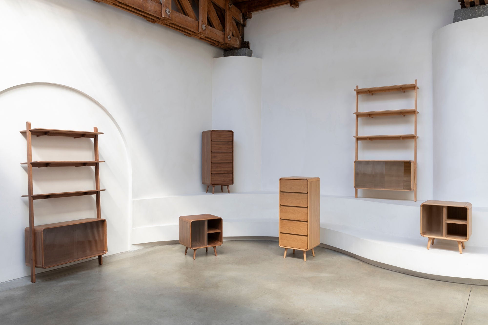 Zuiver Rise Natural Oak Wood & Ribbed Glass Display Unit