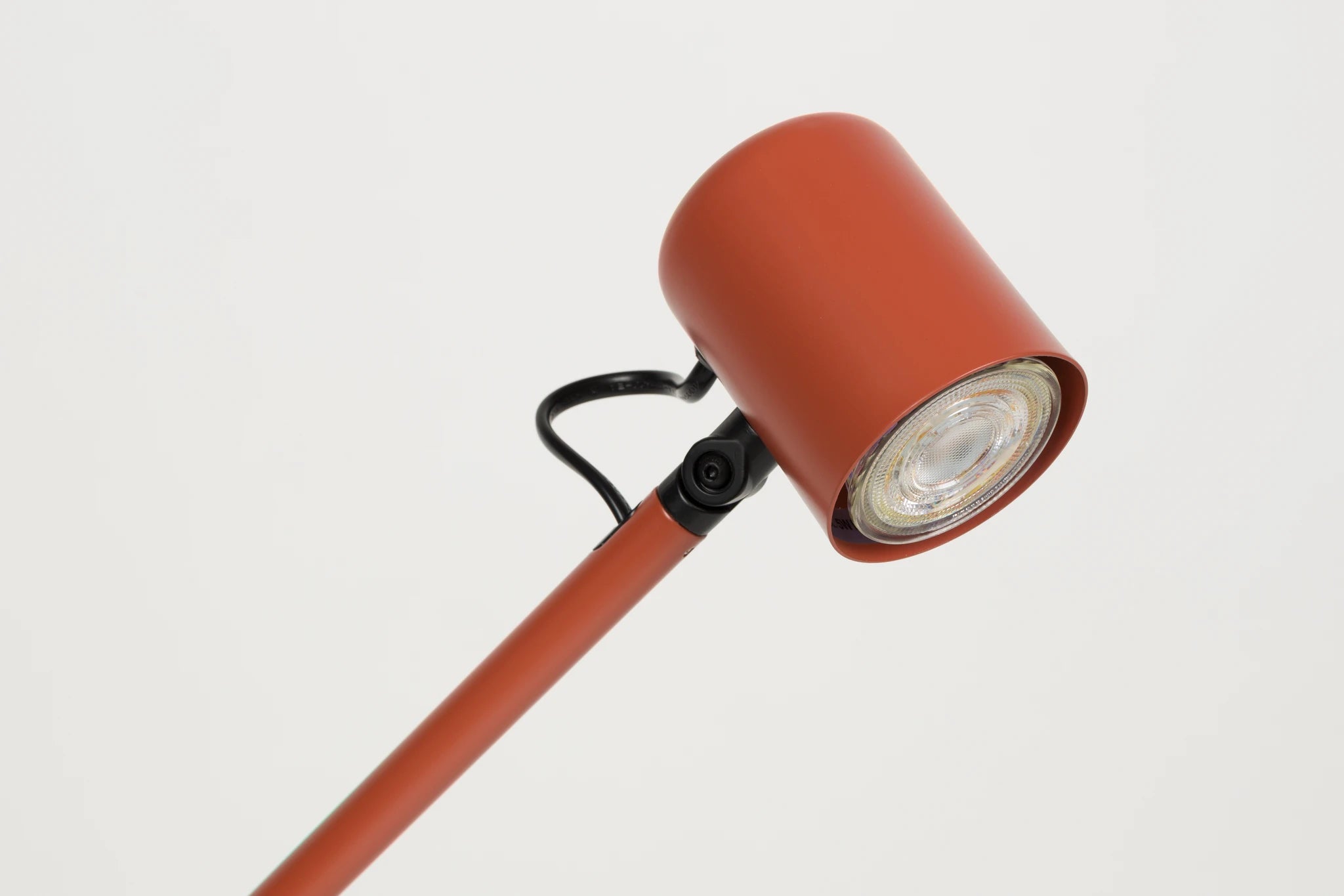 Aero Red Iron Table Lamp