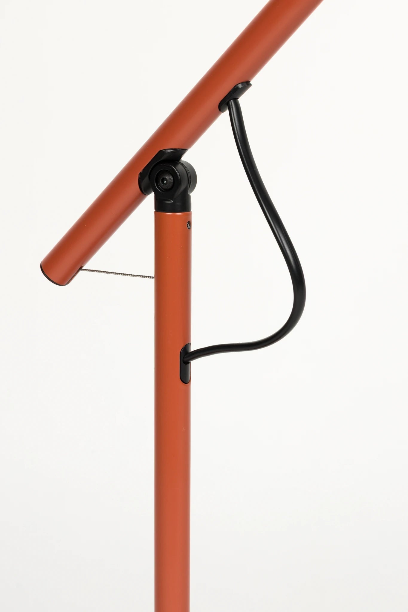 Aero Red Iron Table Lamp