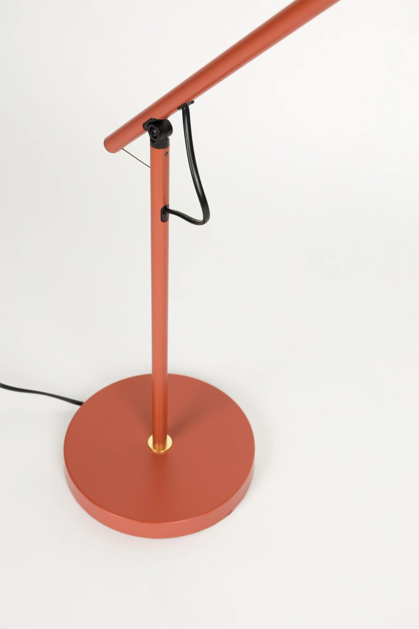 Aero Red Iron Table Lamp
