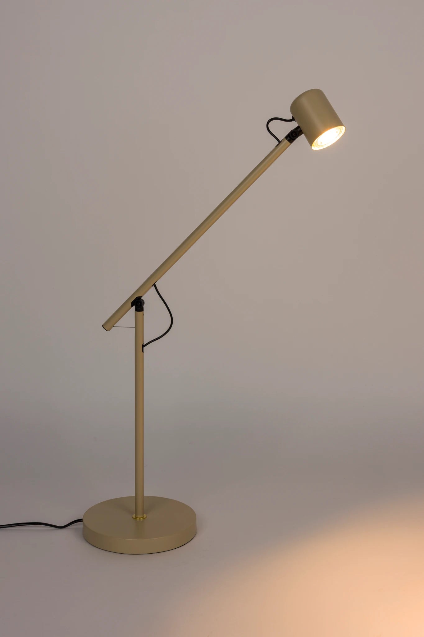 Aero Beige Iron Table Lamp