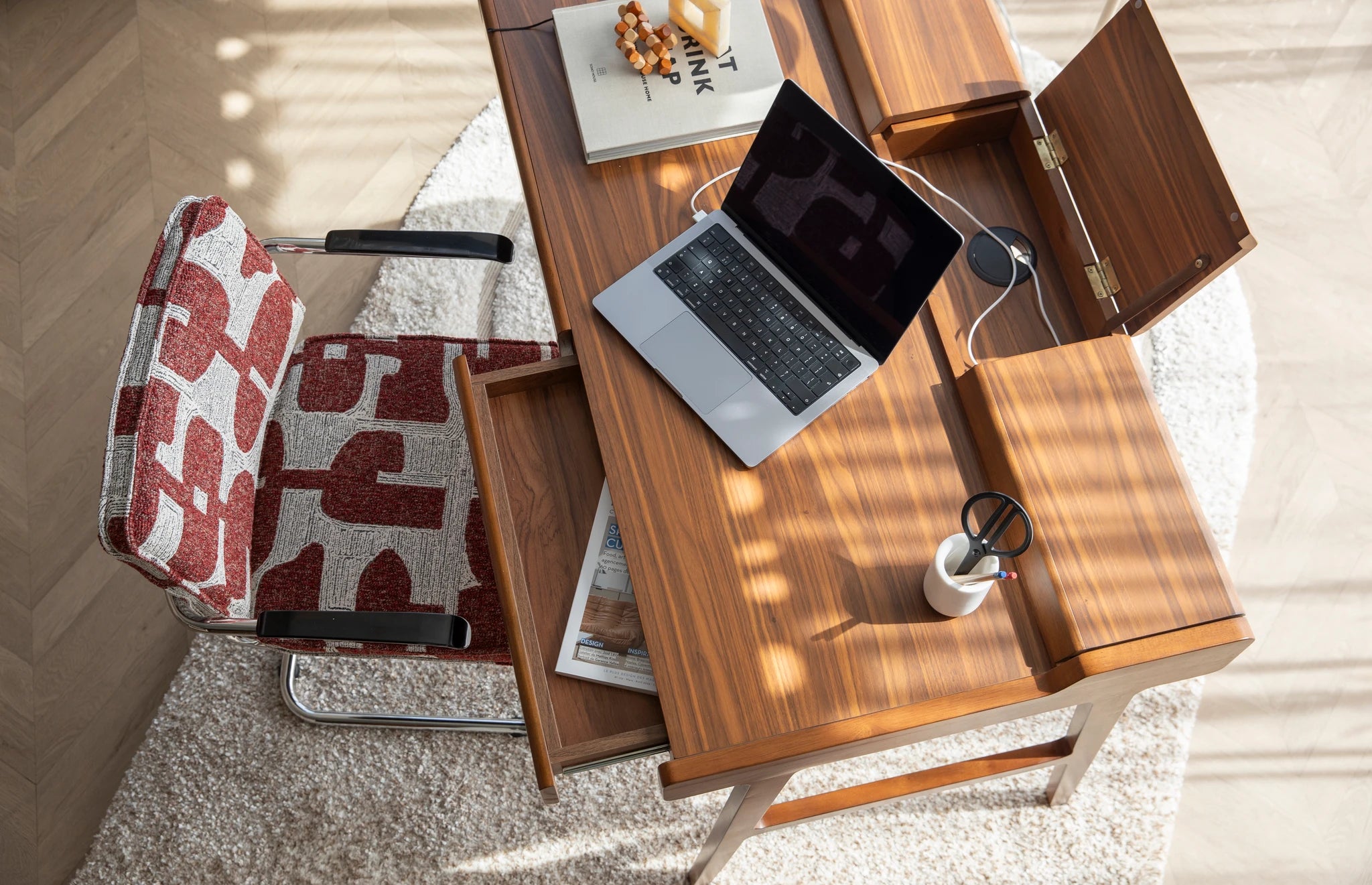 Zuiver Kaat Walnut Brown Rubber Wood Desk