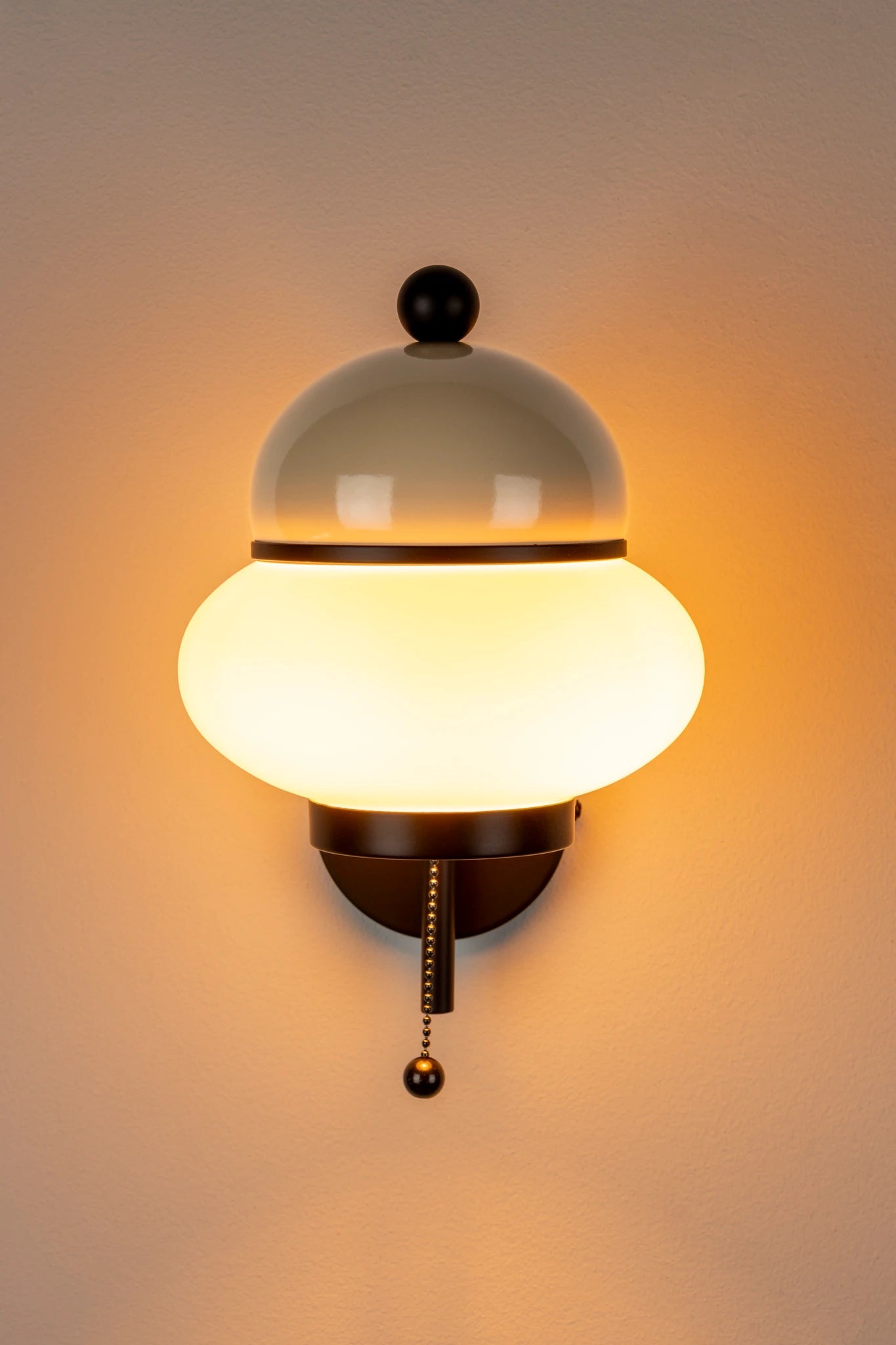Zuiver Bumble Beige Iron Wall Light