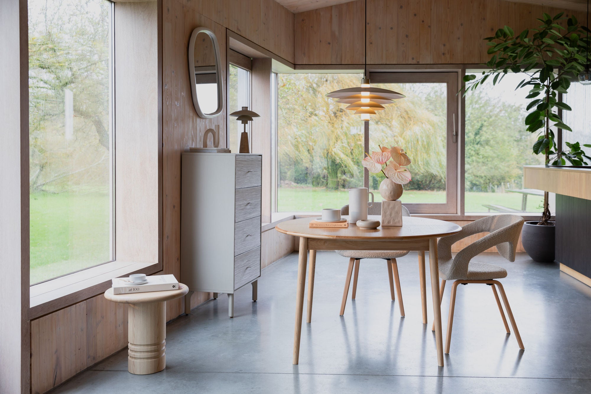 Zuiver Twist Natural Oak Wood Extending Round Dining Table