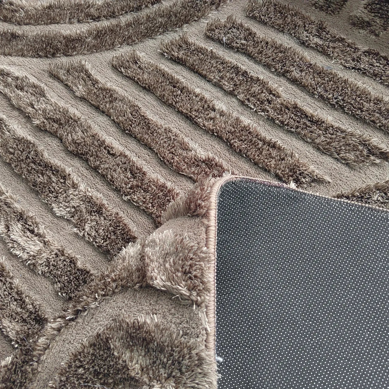 Richmond Interiors Liff Dark Brown Rug 200x350cm