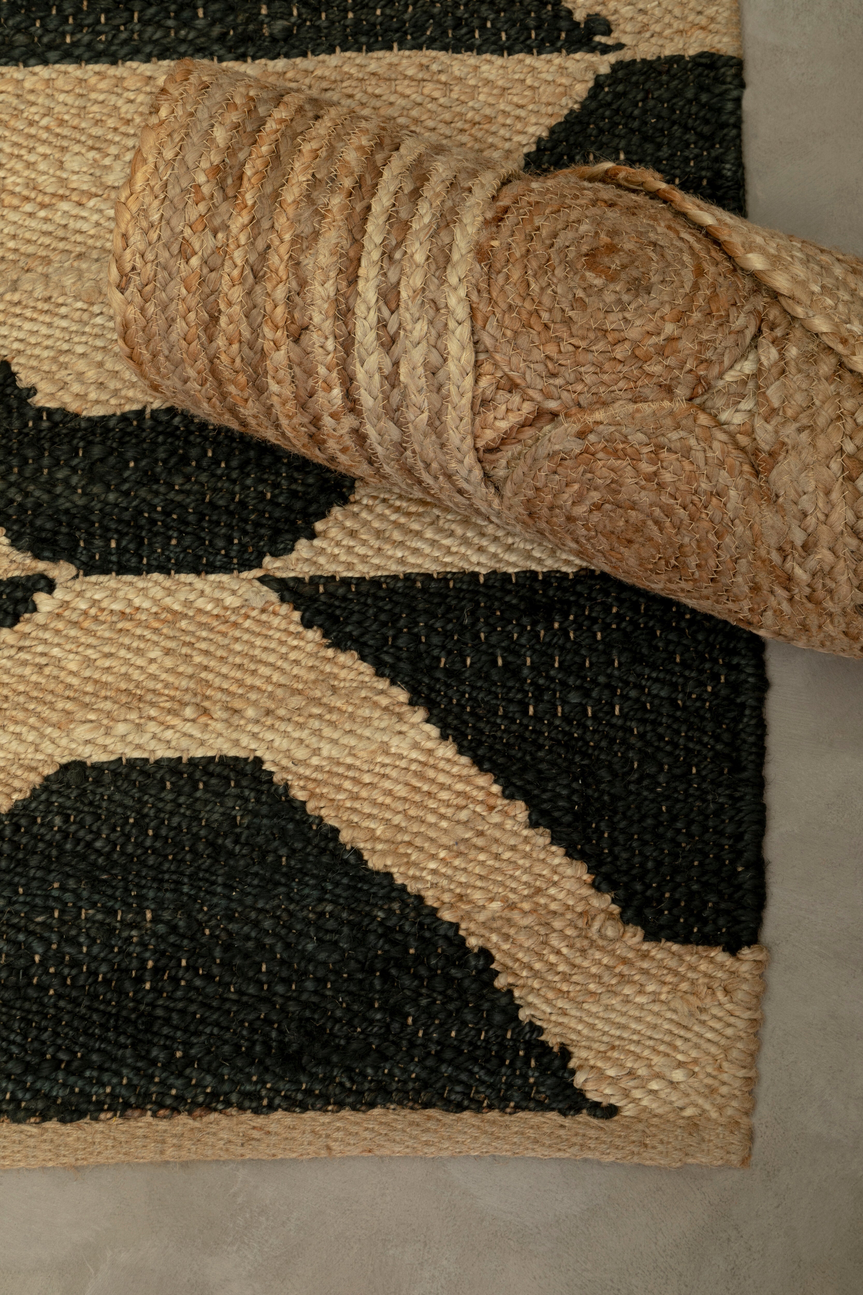 Mindy Demir Round Natural Jute Rug