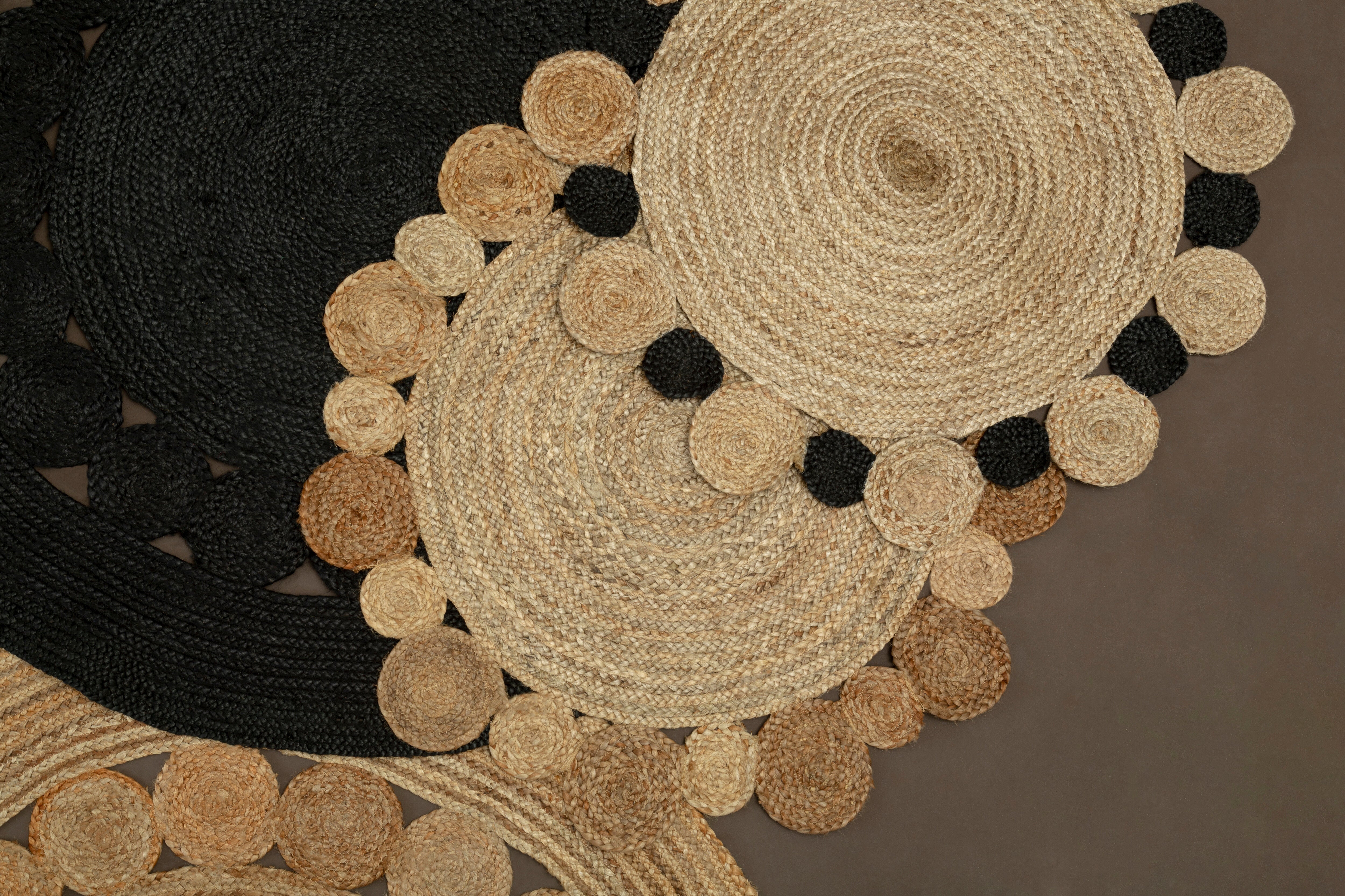Mindy Demir Small Round Natural & Black Jute Rug