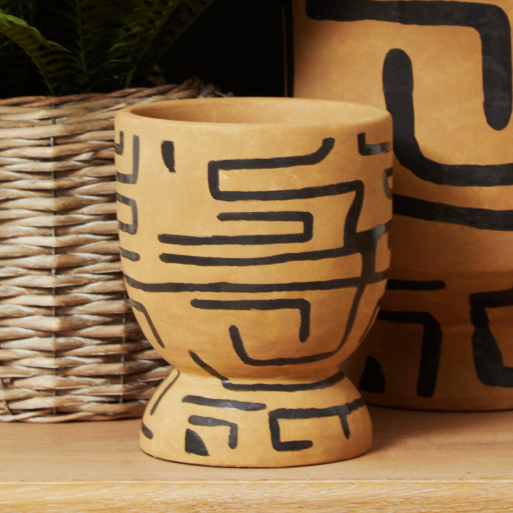 Urma Abstract Sand Earthenware Planter