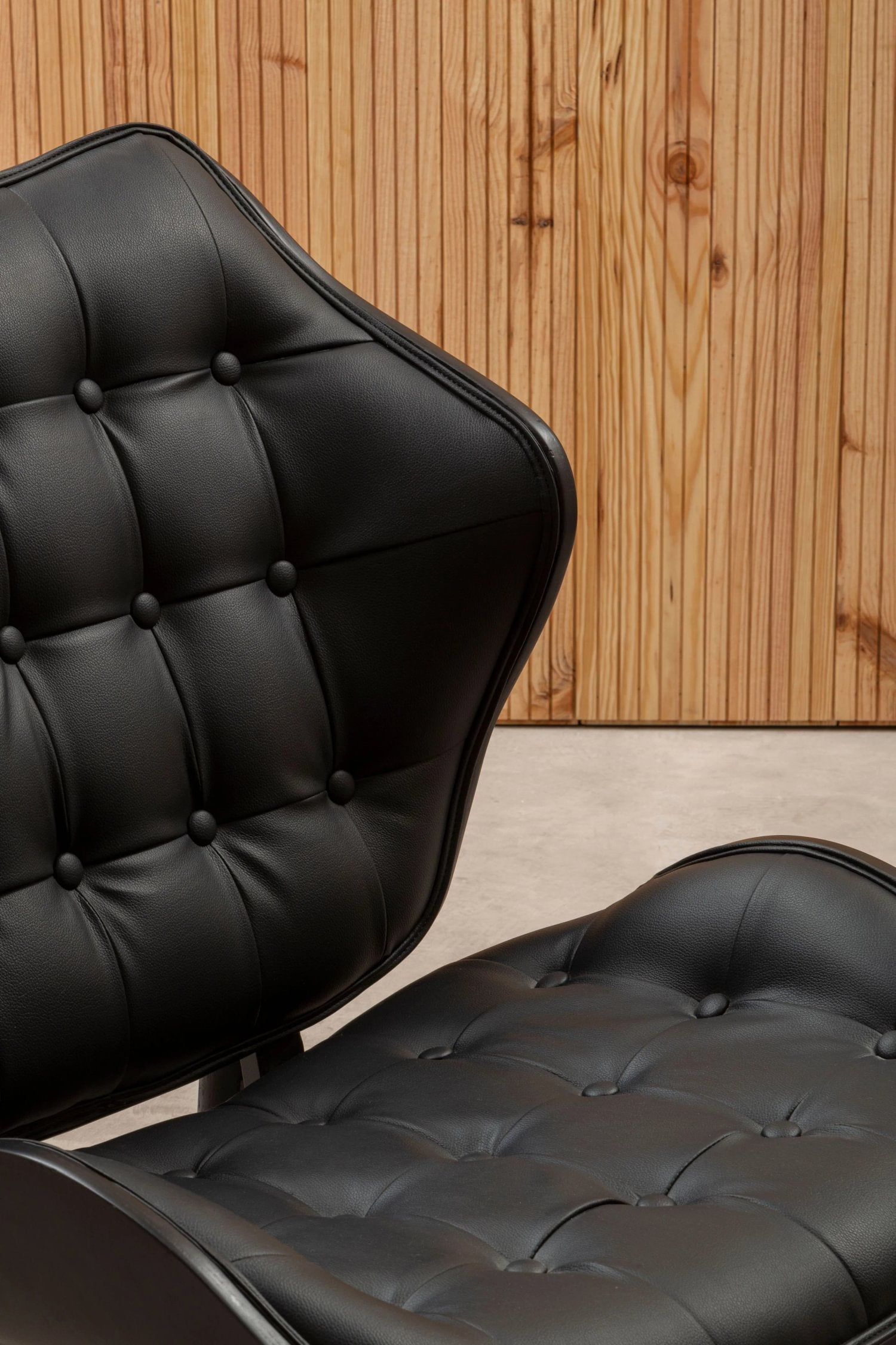 Windsor Black Leather Effect Chair