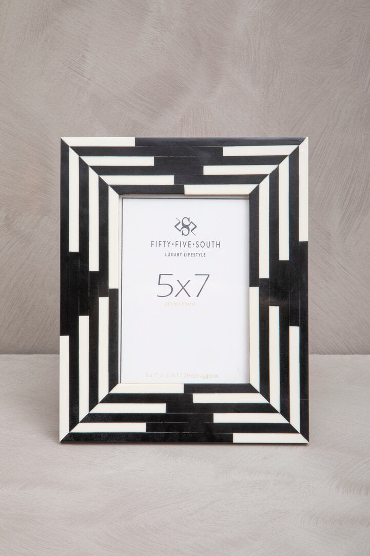 Marbs 5x7 Black & White Stripe Photo Frame