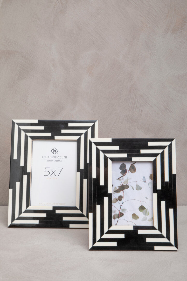 Marbs 5x7 Black & White Stripe Photo Frame
