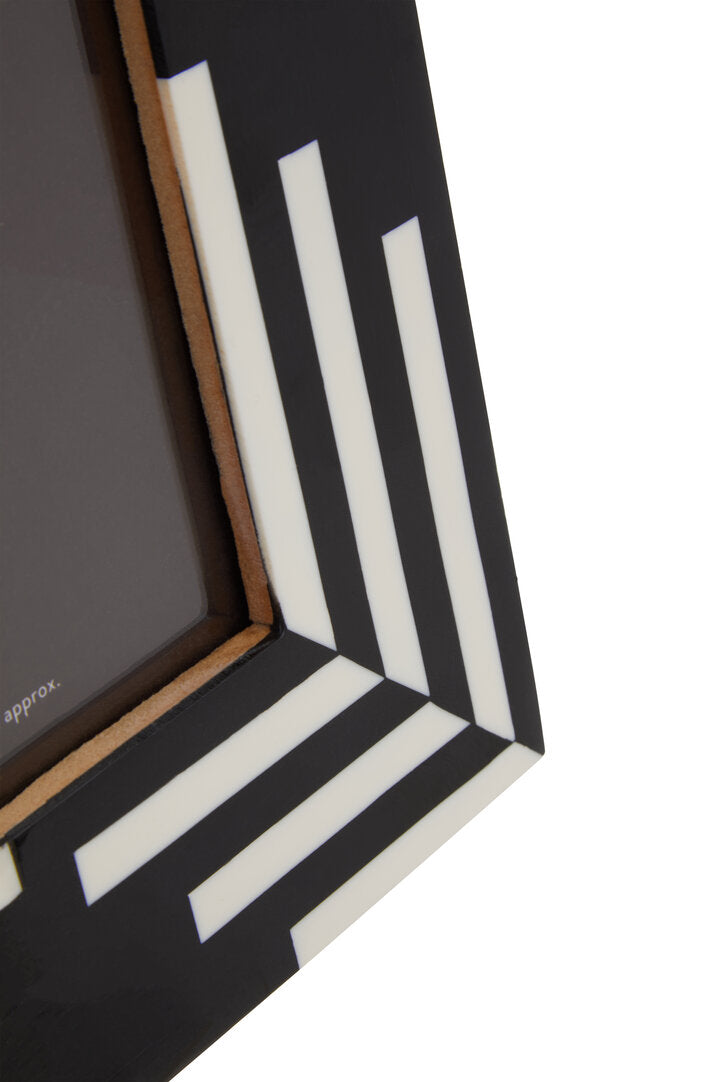 Marbs 5x7 Black & White Stripe Photo Frame