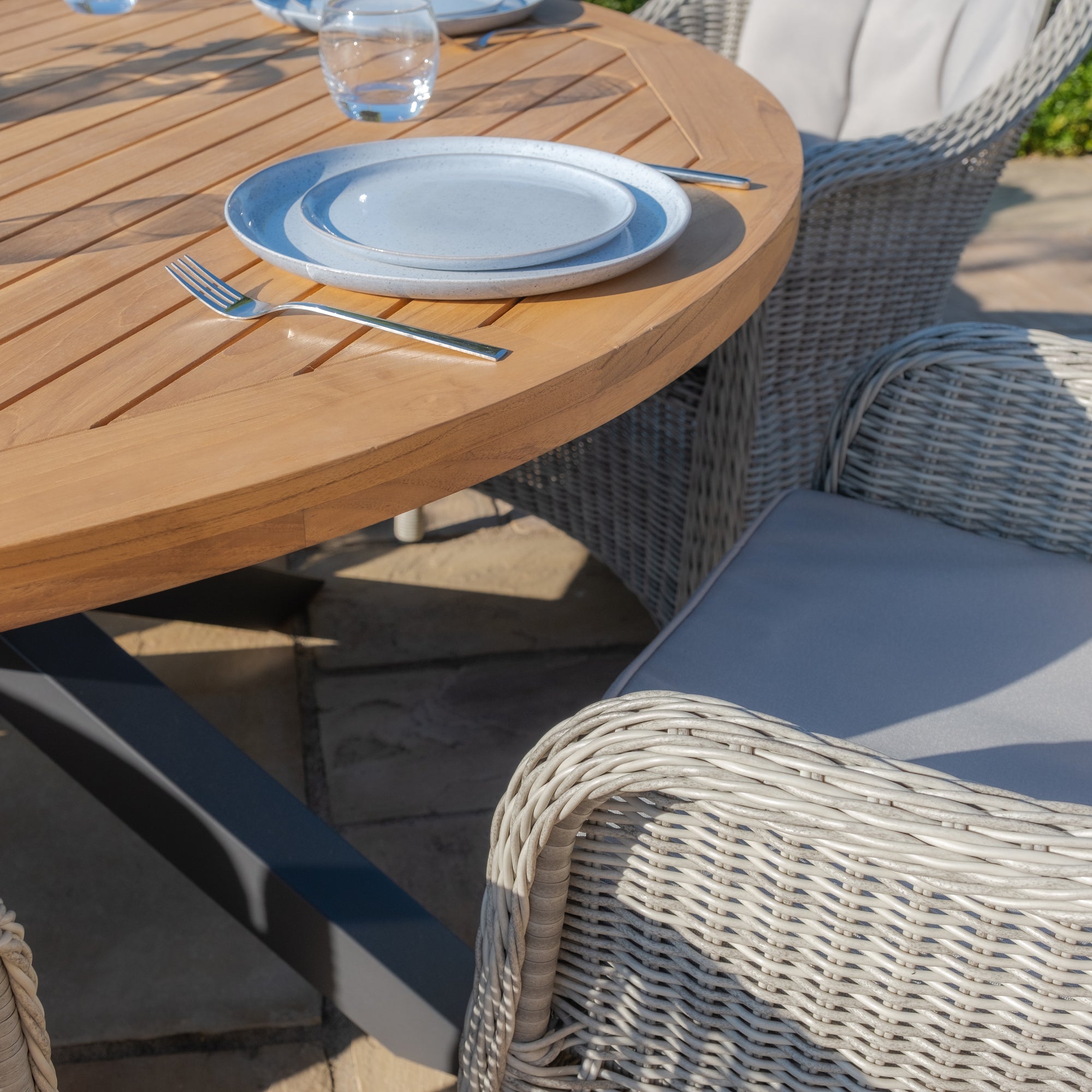 Jakarta Teak Round Dining Table with Oxford Heritage Dining Chairs