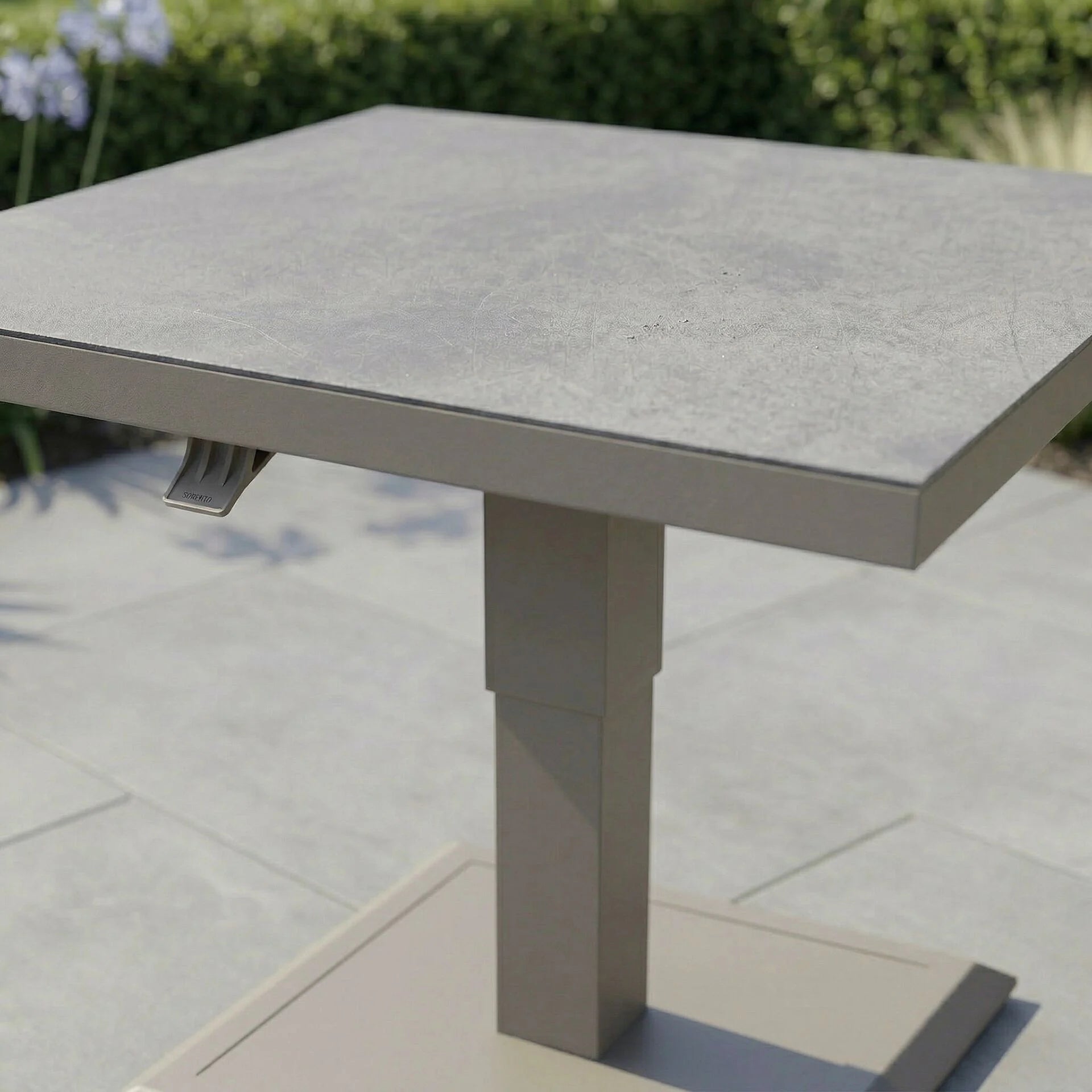 Aluminium Square Gas Rising Table - Cool Linen