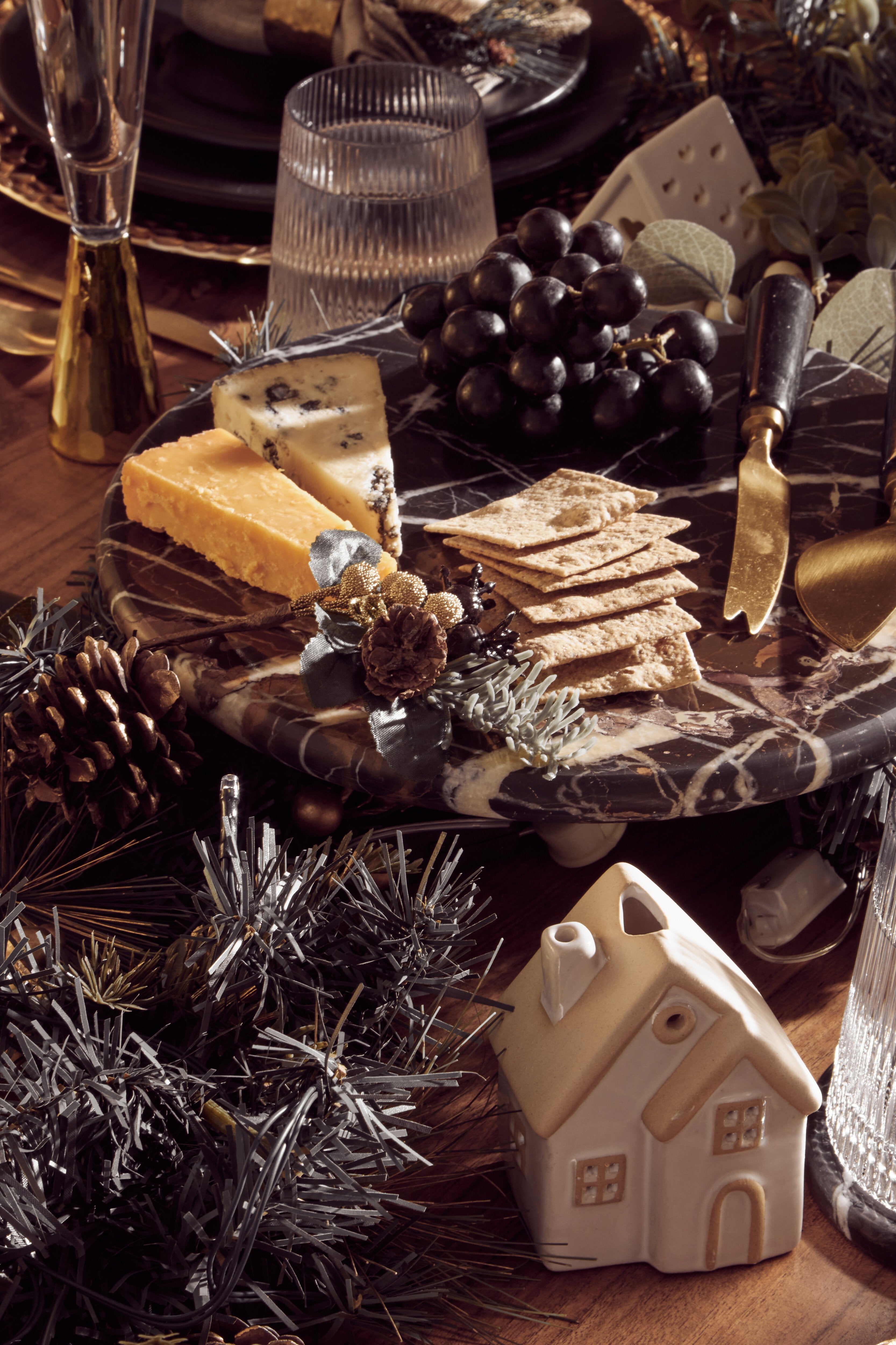 Karter Black Marble Cake Stand