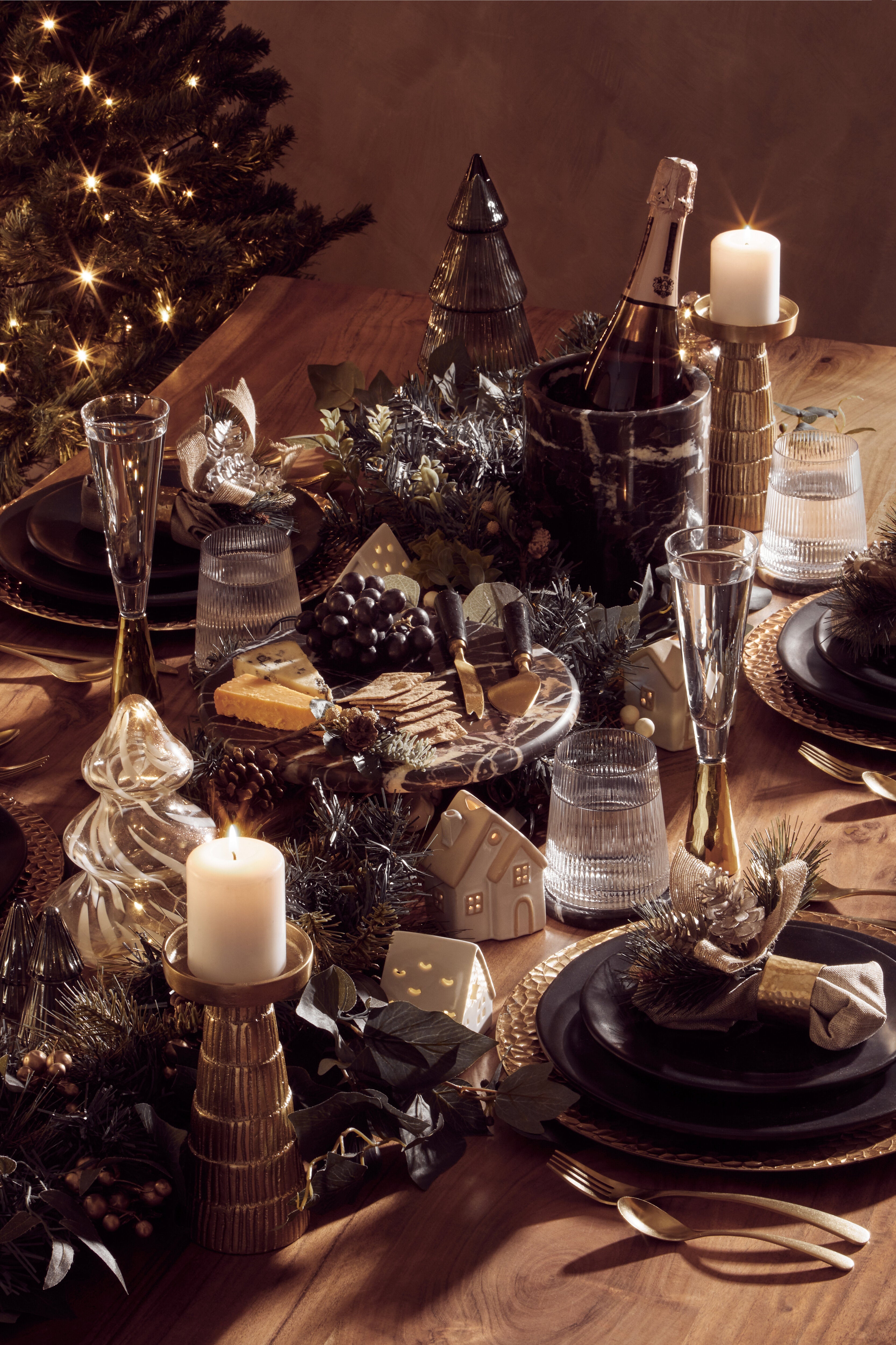 Karter Black Marble Cake Stand