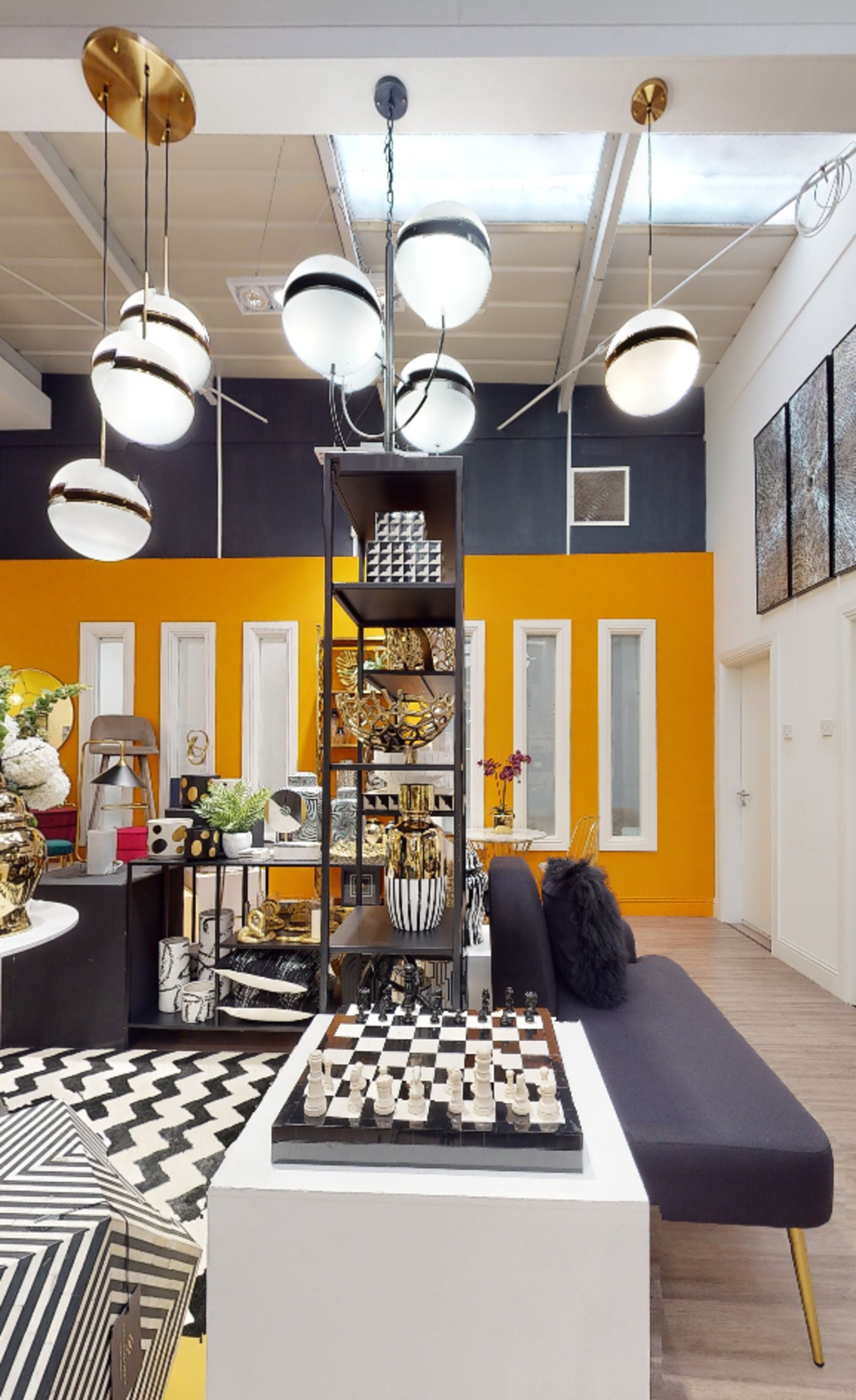 Agnes Black & White Splash Ceramic Vase | Small