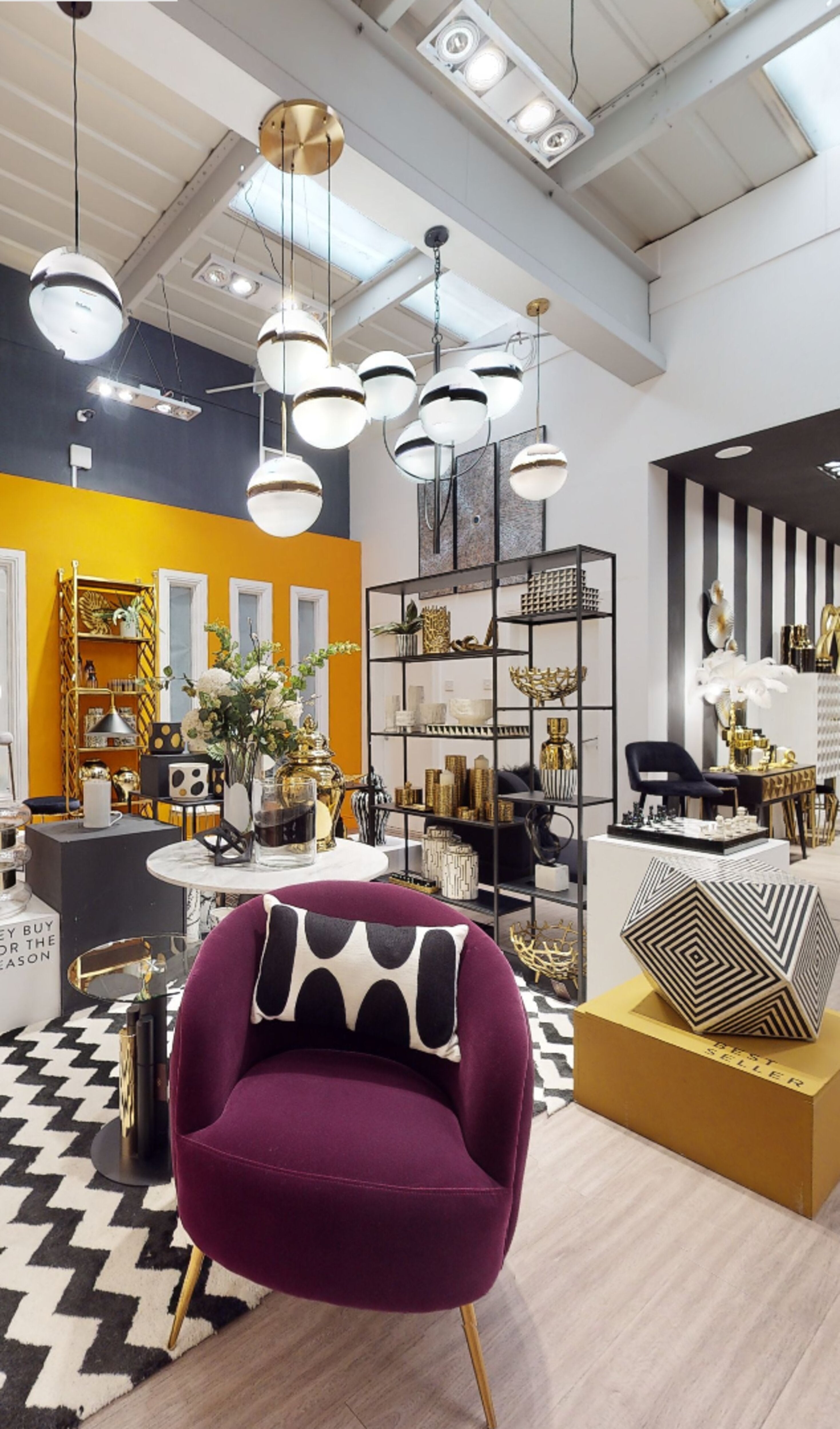 Vida Black & White Geometric Tray