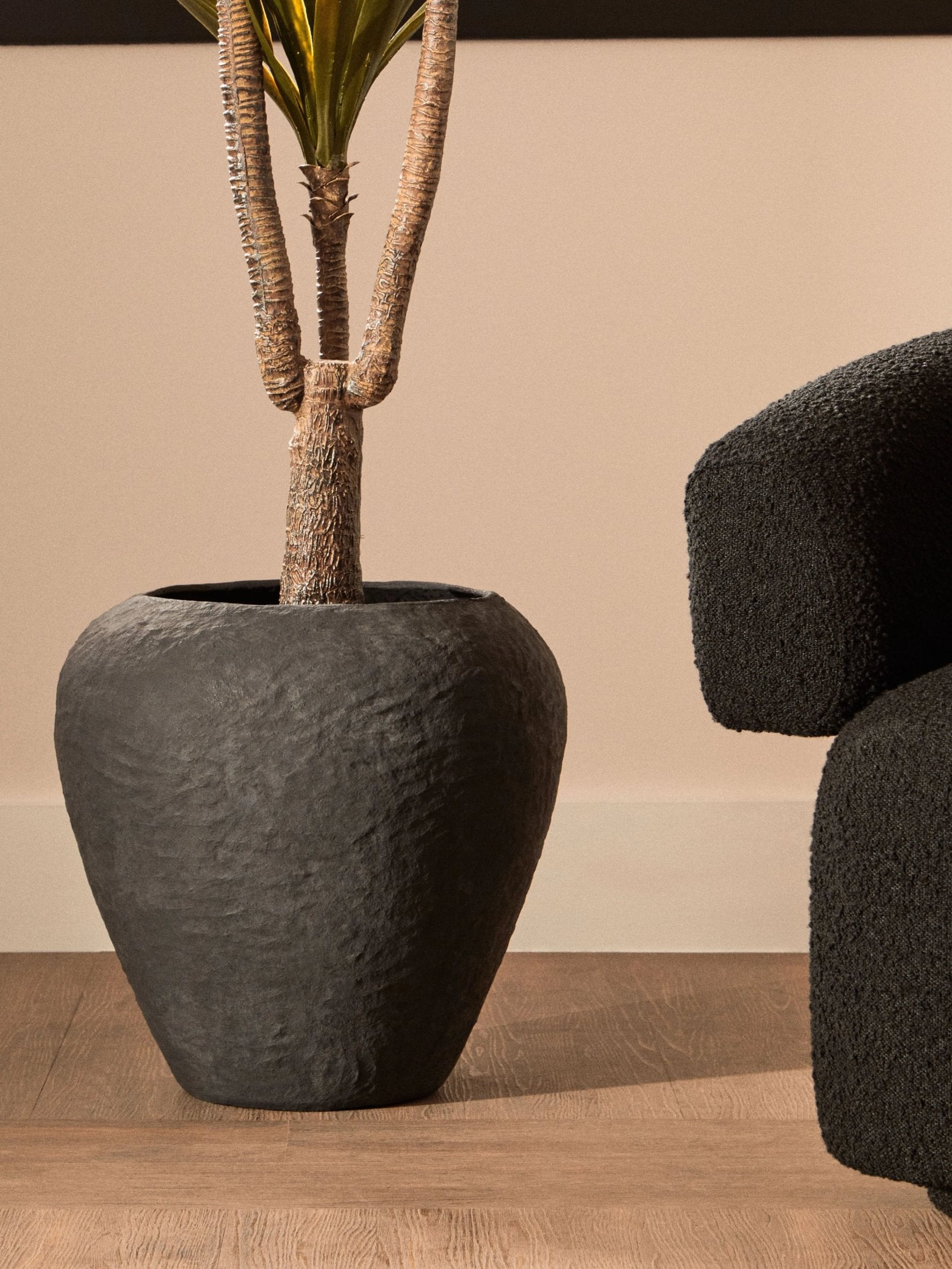 Papyrus Large Black Cotton Mache Planter
