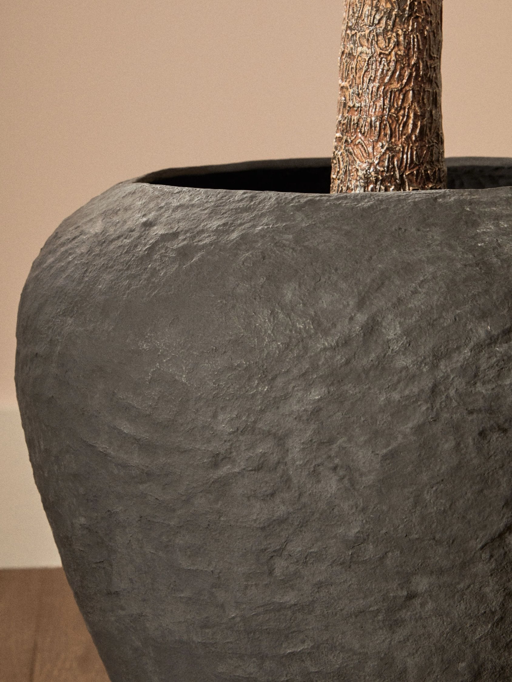 Papyrus Large Black Cotton Mache Planter
