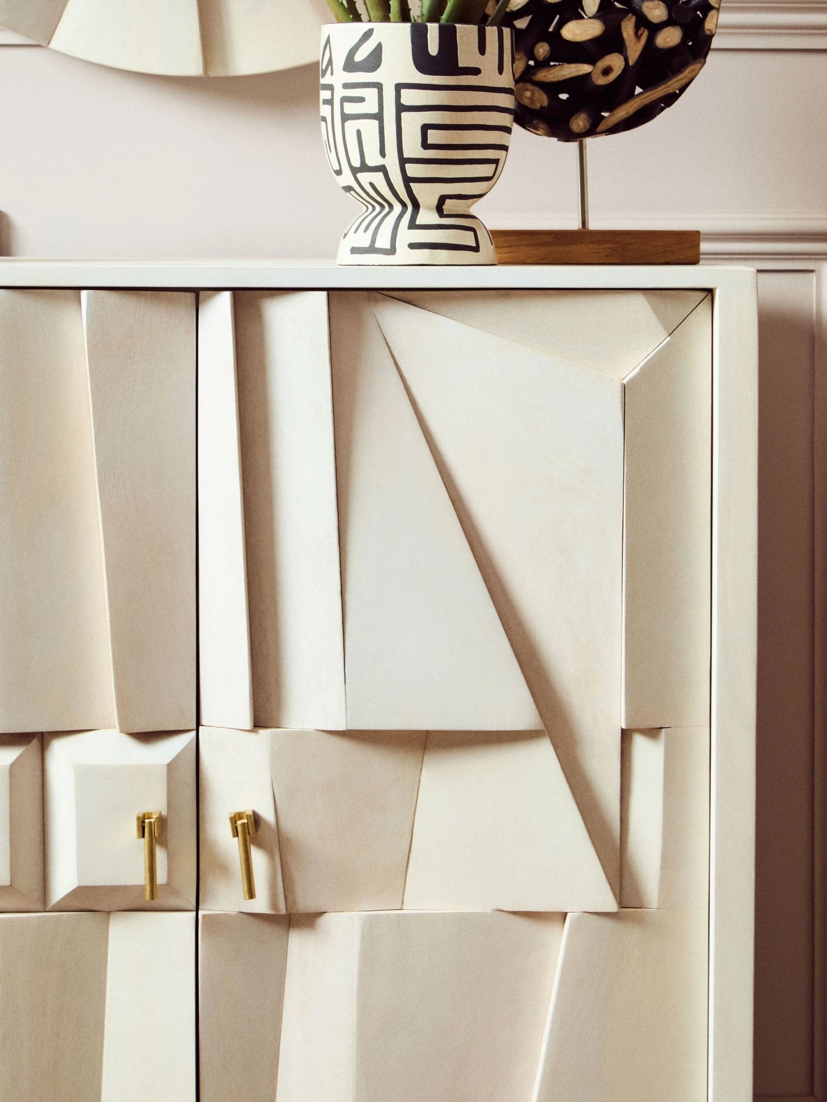 Harlow 2 Door Whitewash Mango Wood Abstract Cabinet