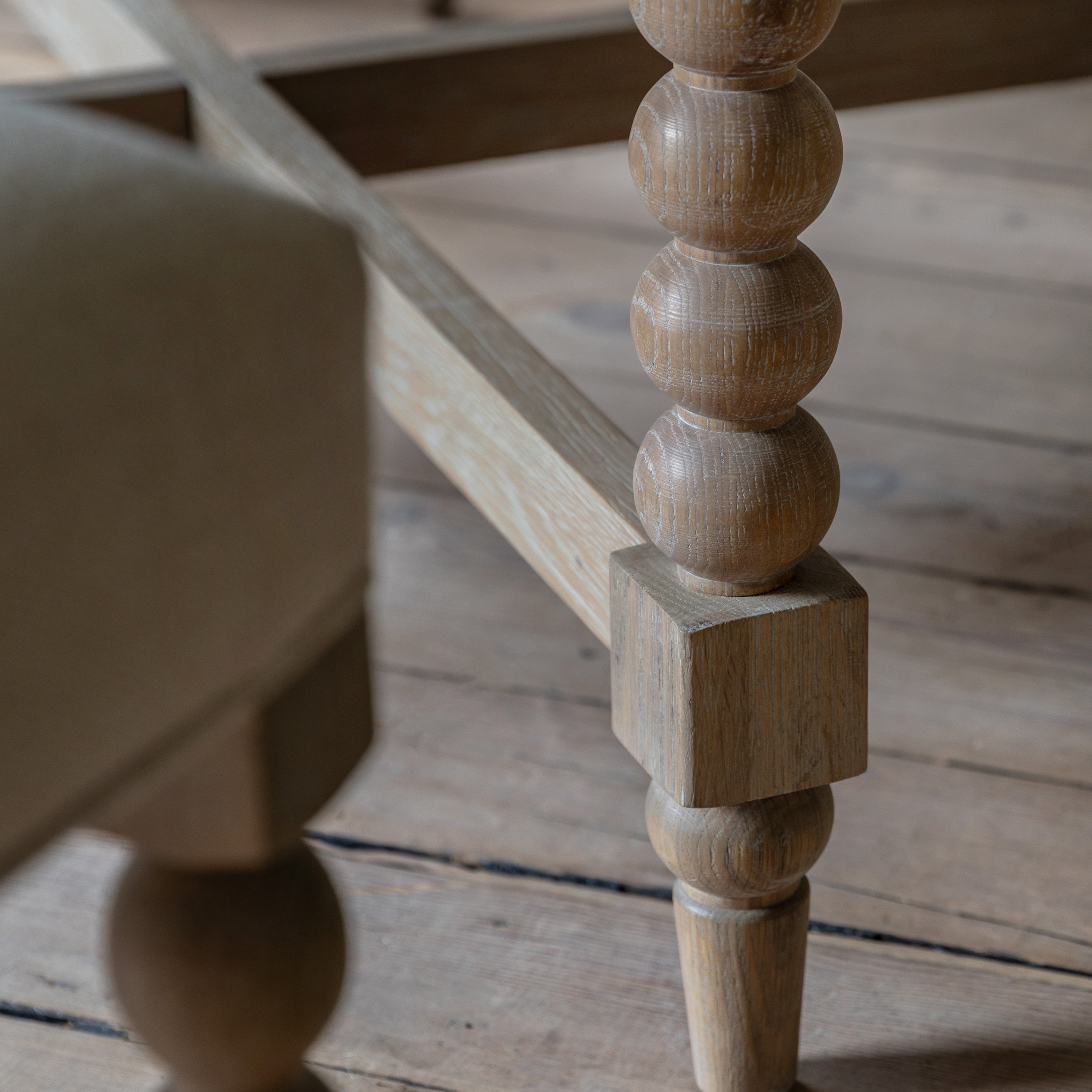 Birchfield Artisan Oak Wood Round Extending Dining Table | 4-6 Seater