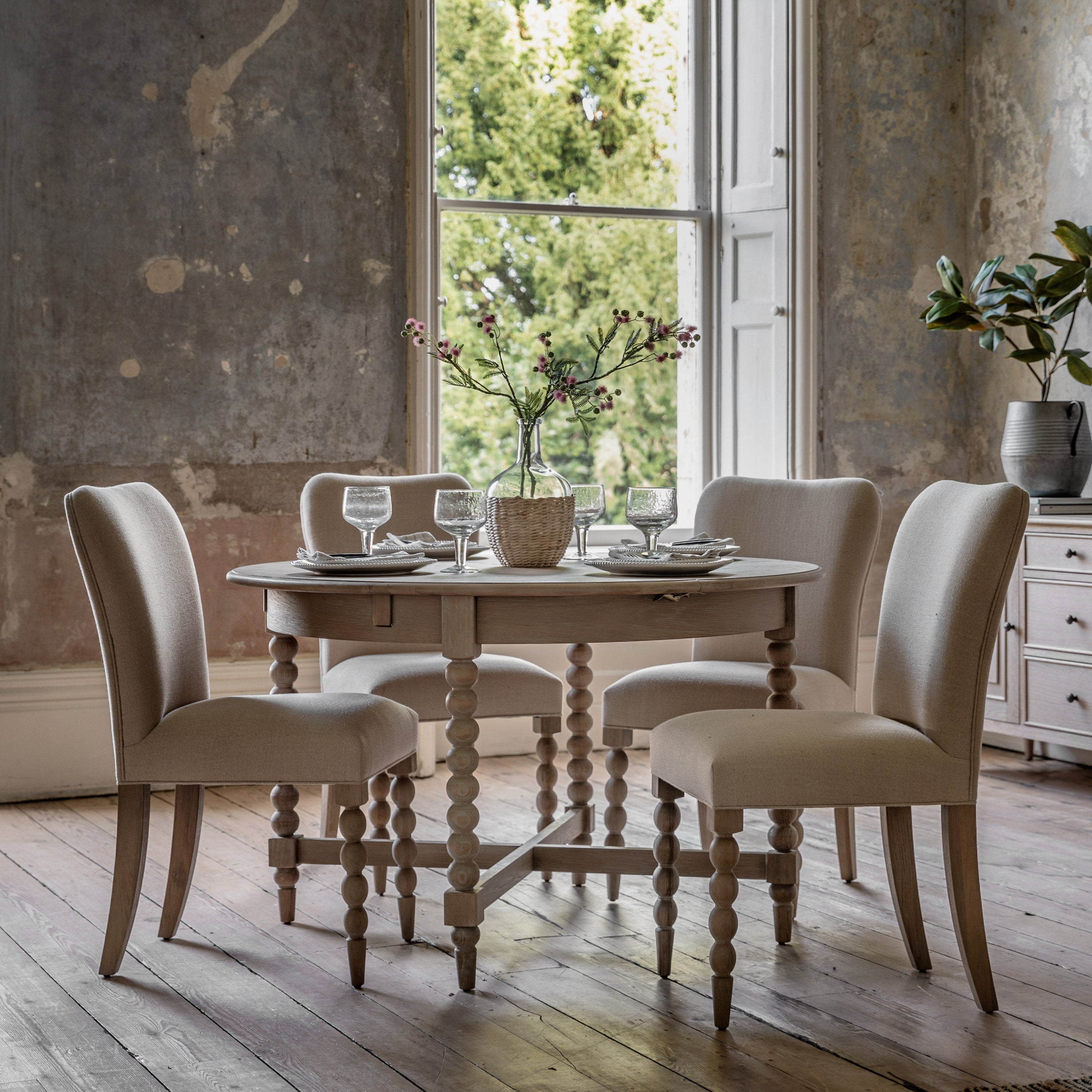 Birchfield Artisan Oak Wood Round Extending Dining Table | 4-6 Seater
