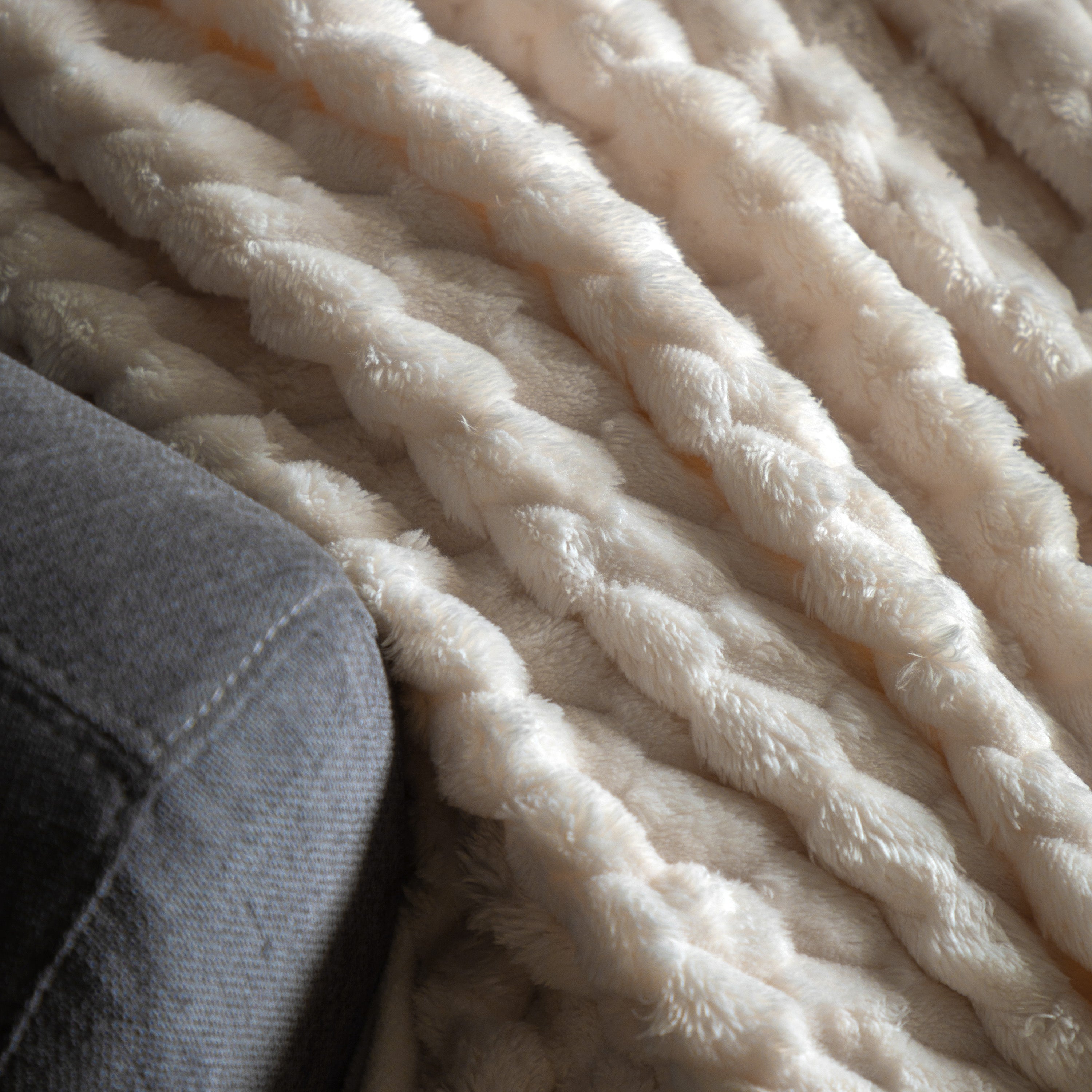 Pittman Natural Cream Velvet Knitted Throw