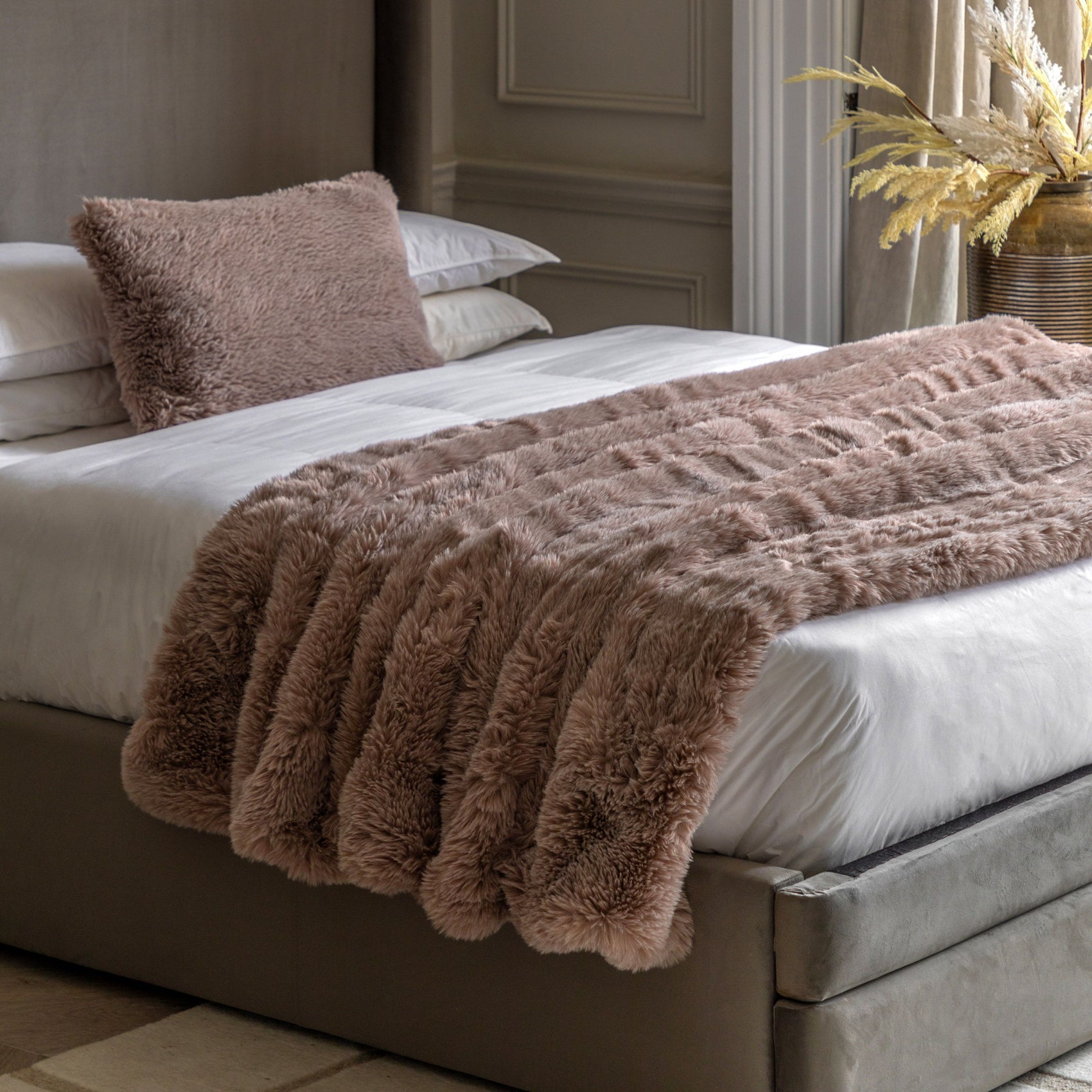 Hasker Mauve Faux Fur Throw