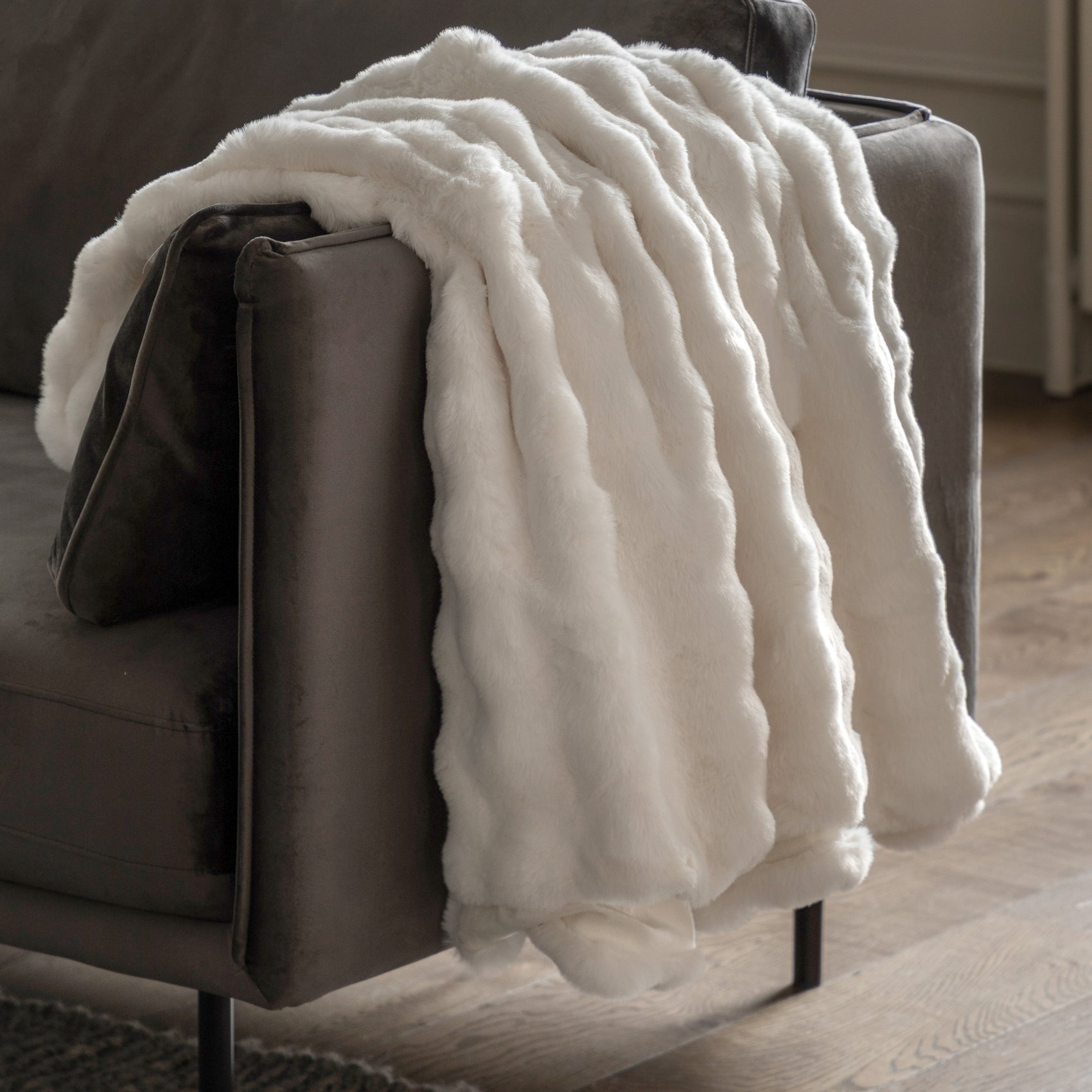 Fernleigh Rabbit Faux Fur Cream Throw | Extra Large