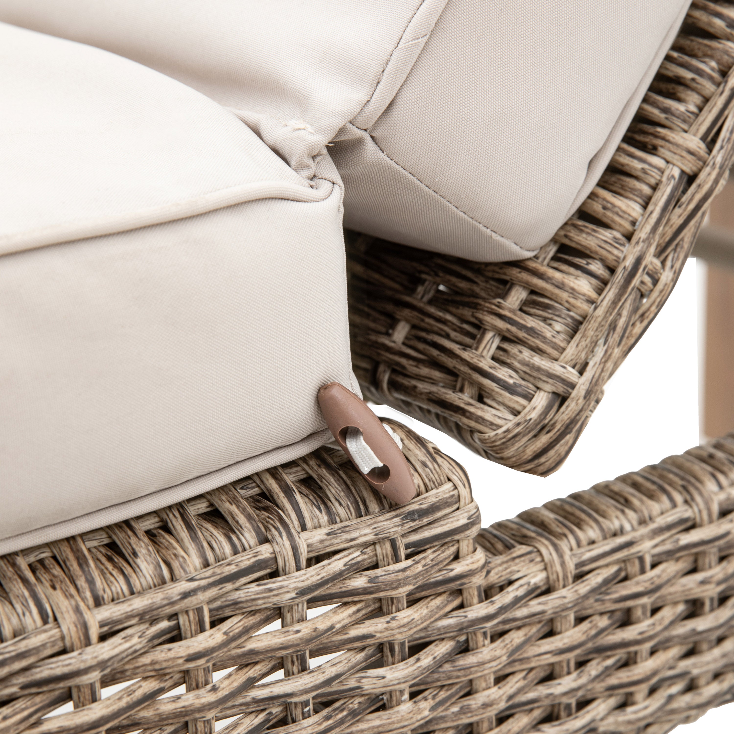 Punta Neutral Rattan Lounger