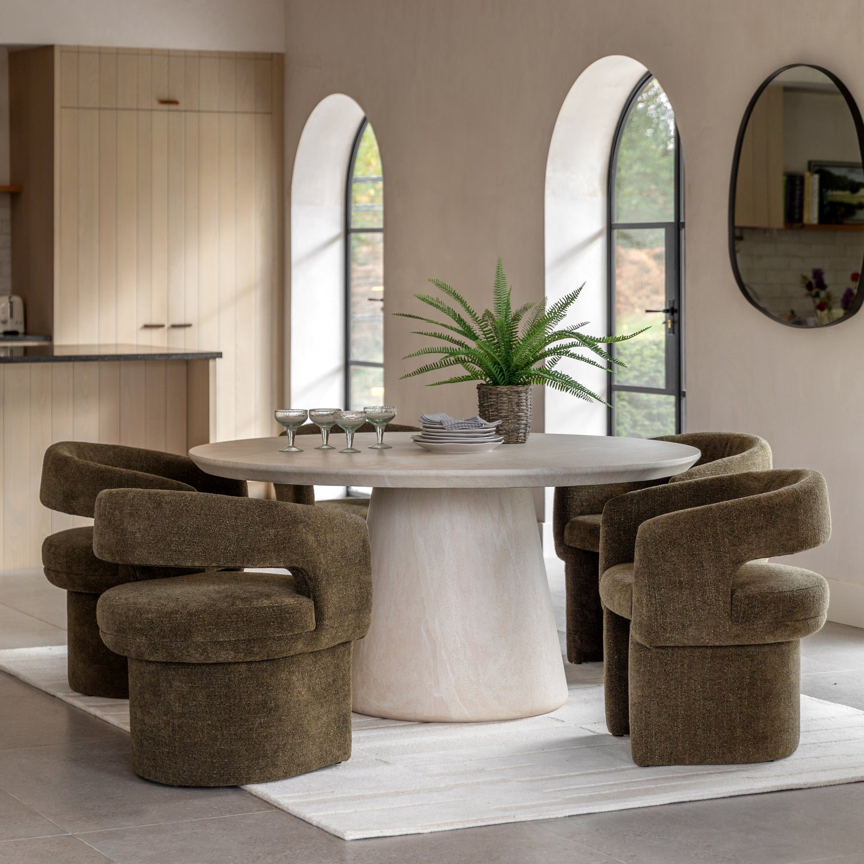 Kamen Natural Travertine Stone Round Dining Table