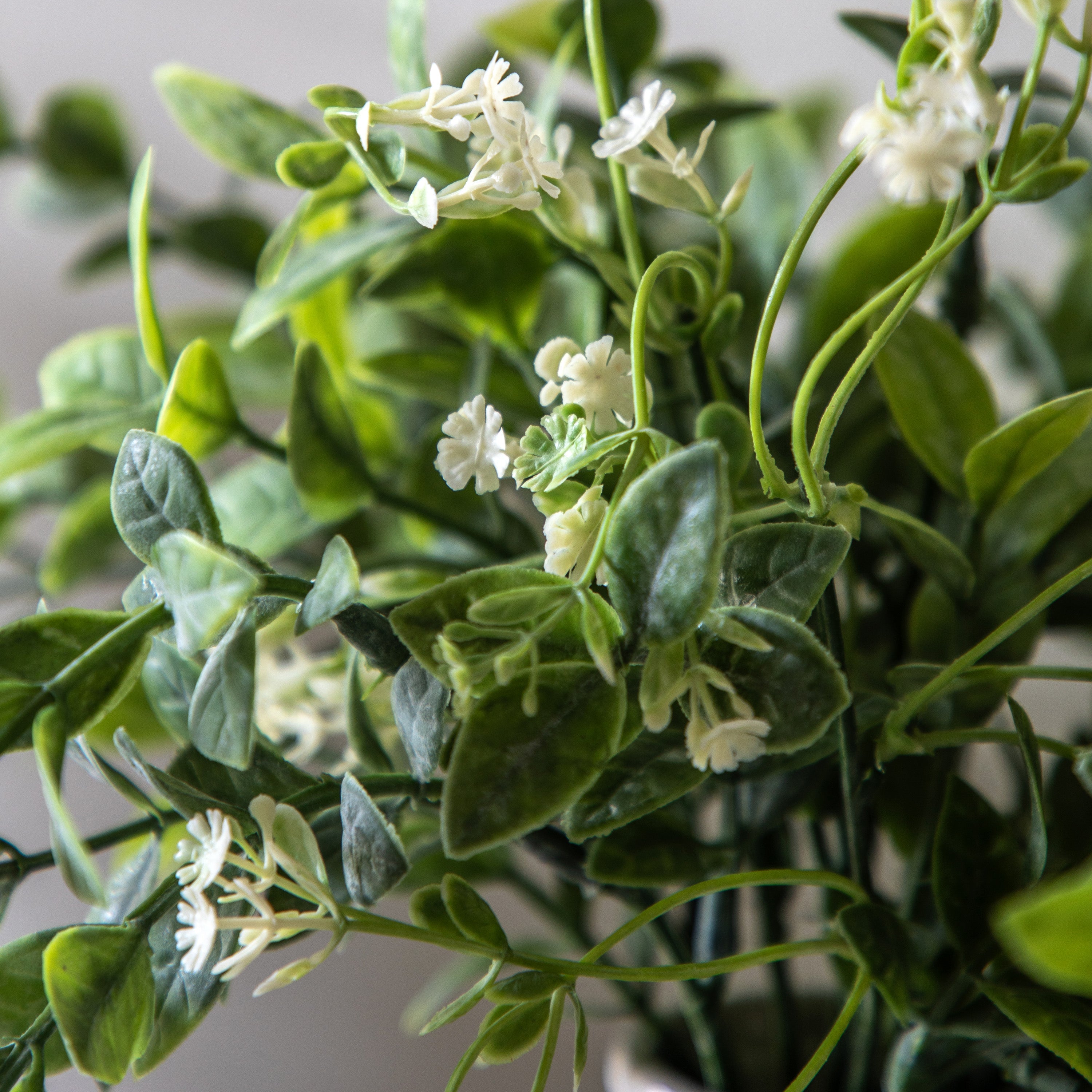 Faircourt Vase with Meadown Foliage
