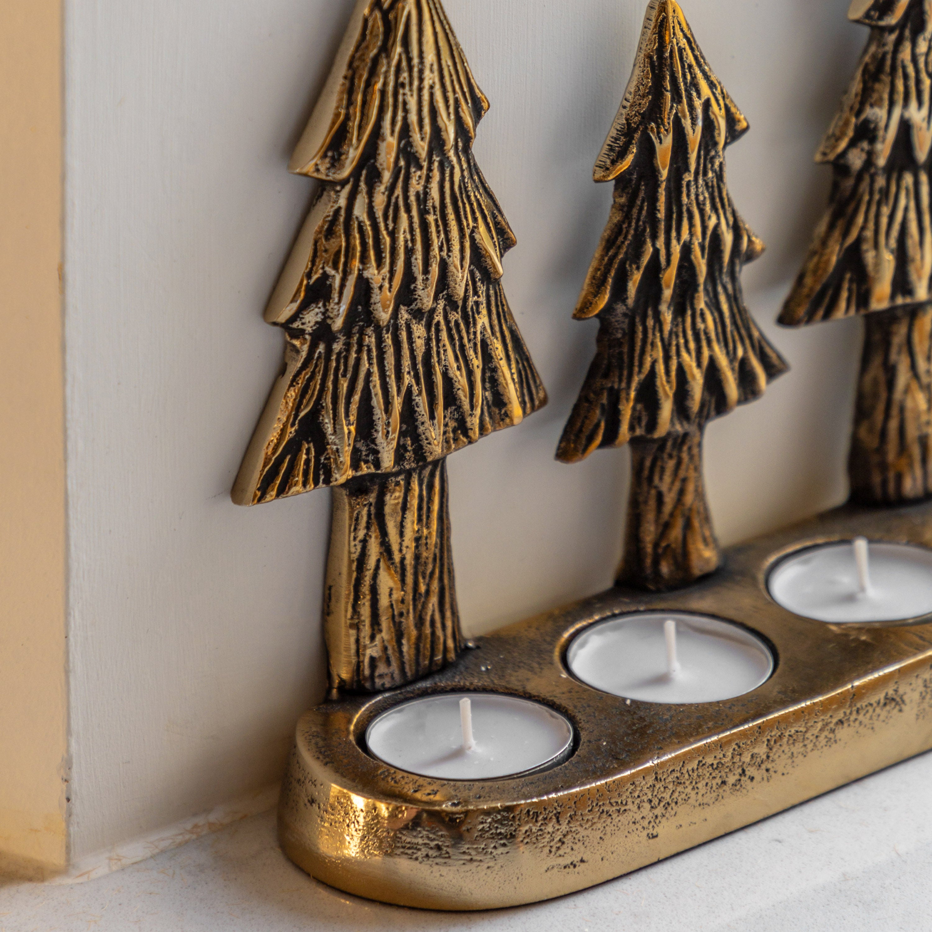 Xmas Tree Tealight Holder Gold
