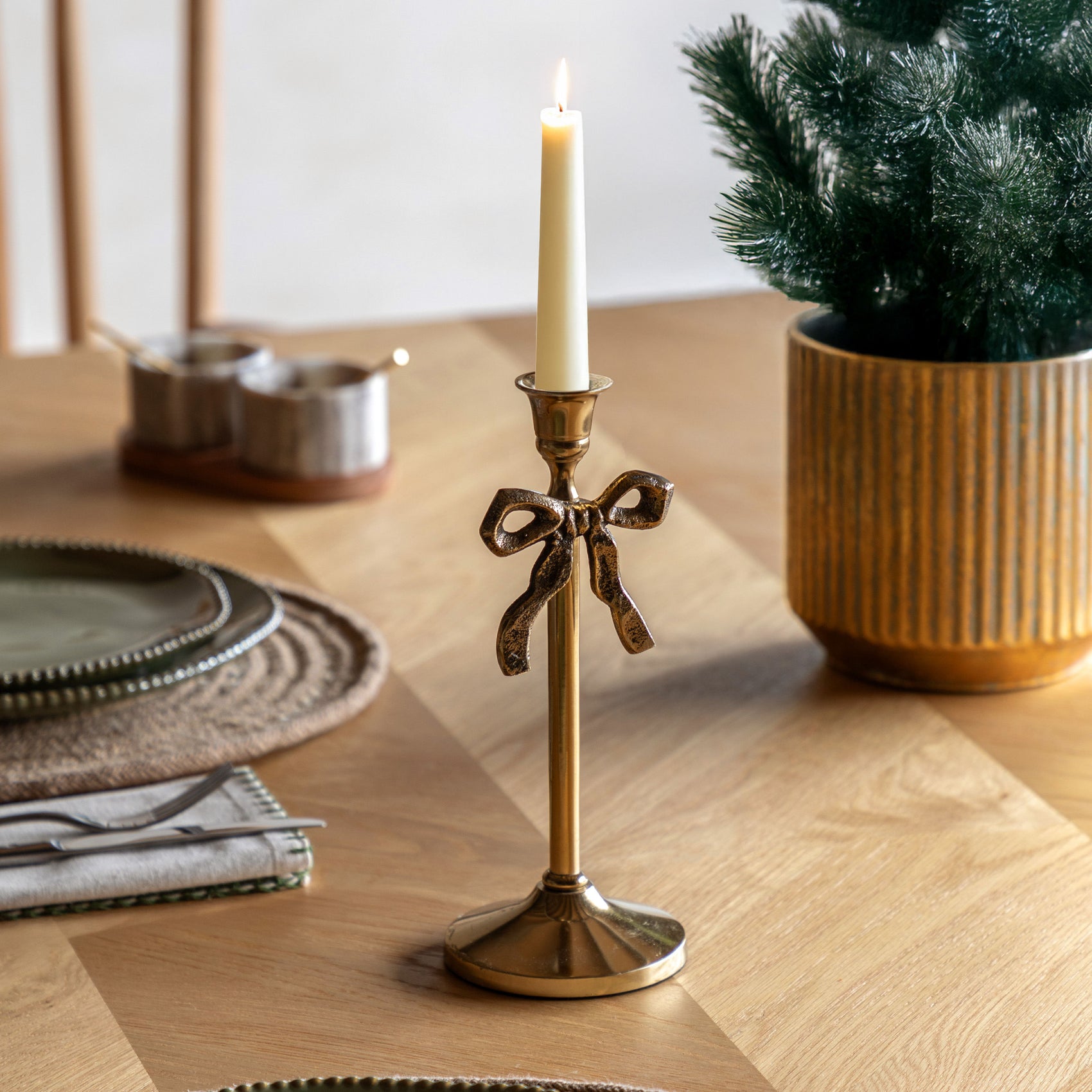 Bow Dinner Candle Holder Gold