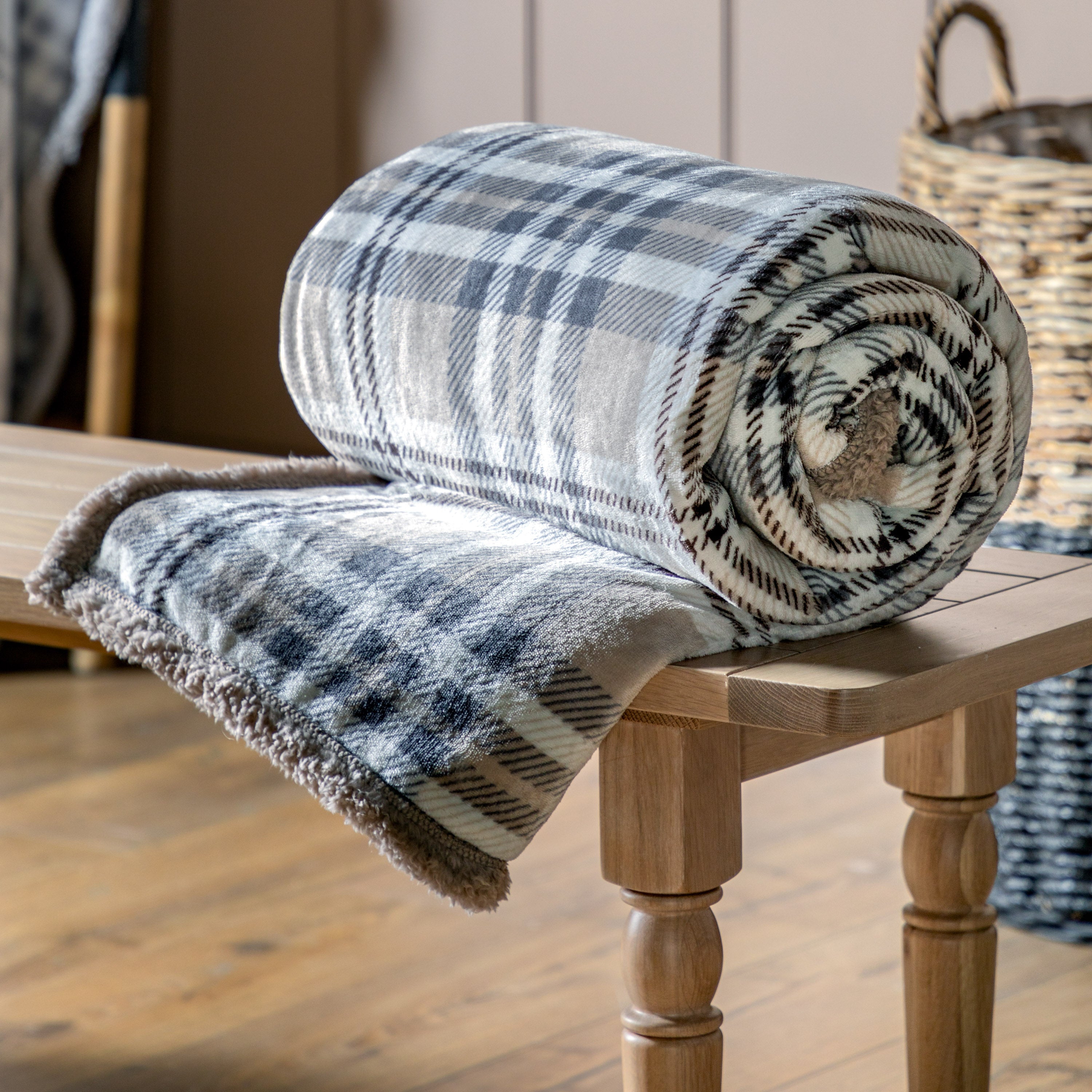 Tartan Checked Natural Sherpa Throw