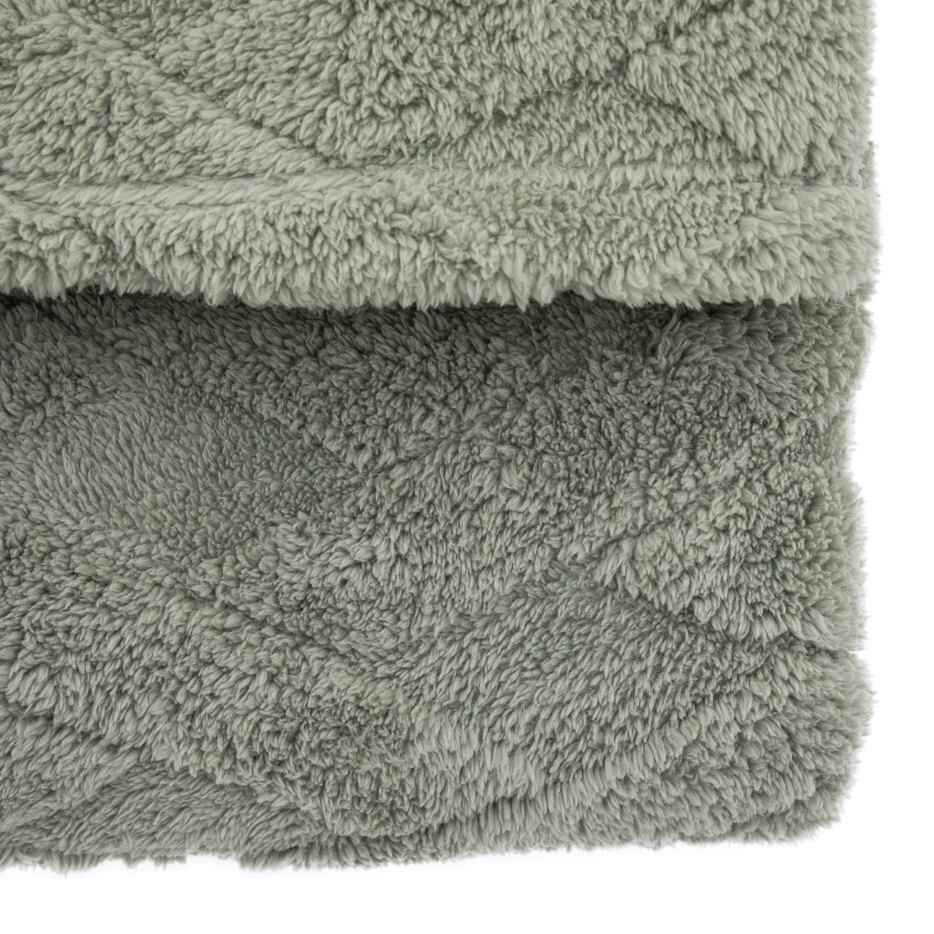 Textures Cross Knit Aspen Green Throw