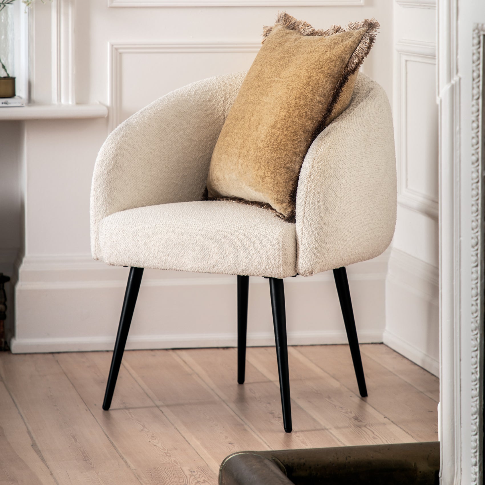 Belvoir White Boucle Tub Chair