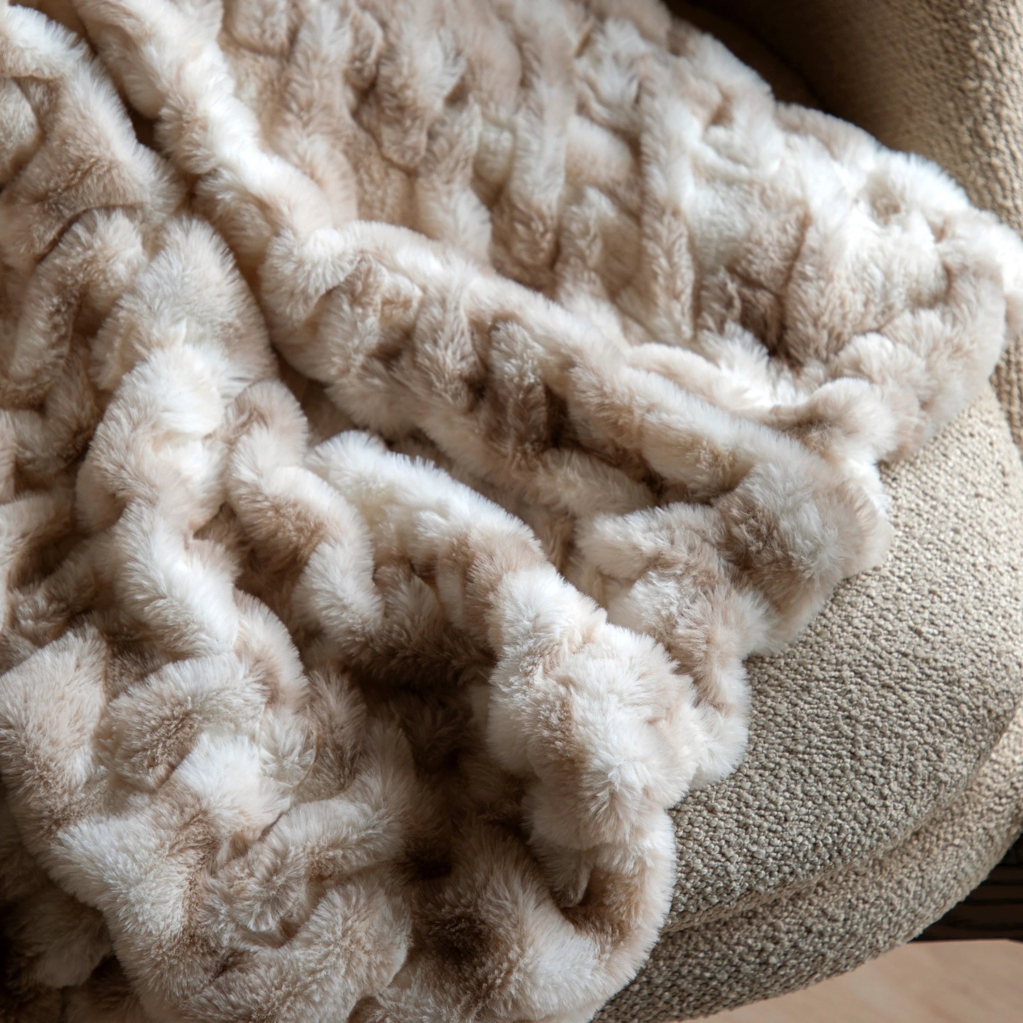Velvette Deco Luxe Ruched Faux Fur Cream Throw