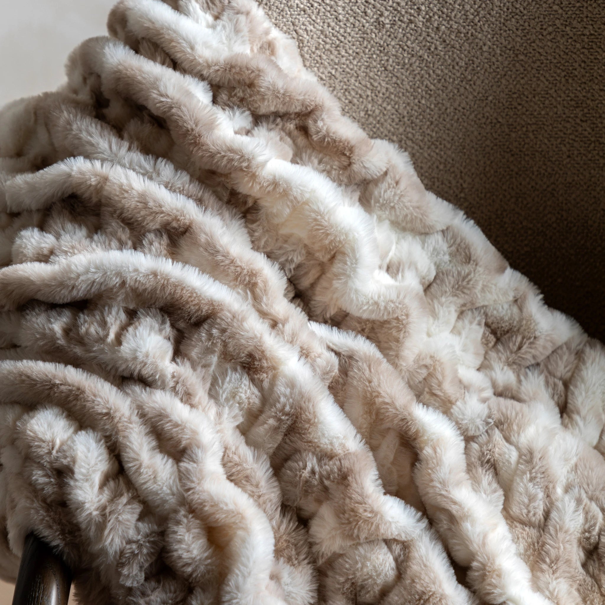 Velvette Deco Luxe Ruched Faux Fur Cream Throw