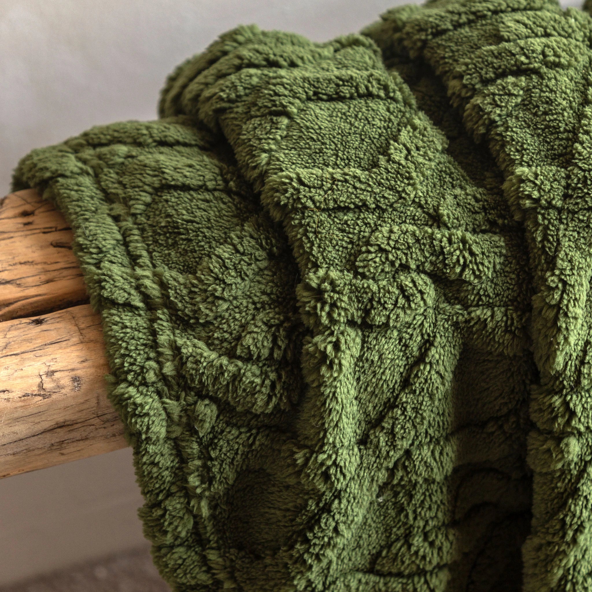 Alderrow Woodland Cable Knit Forest Green Throw