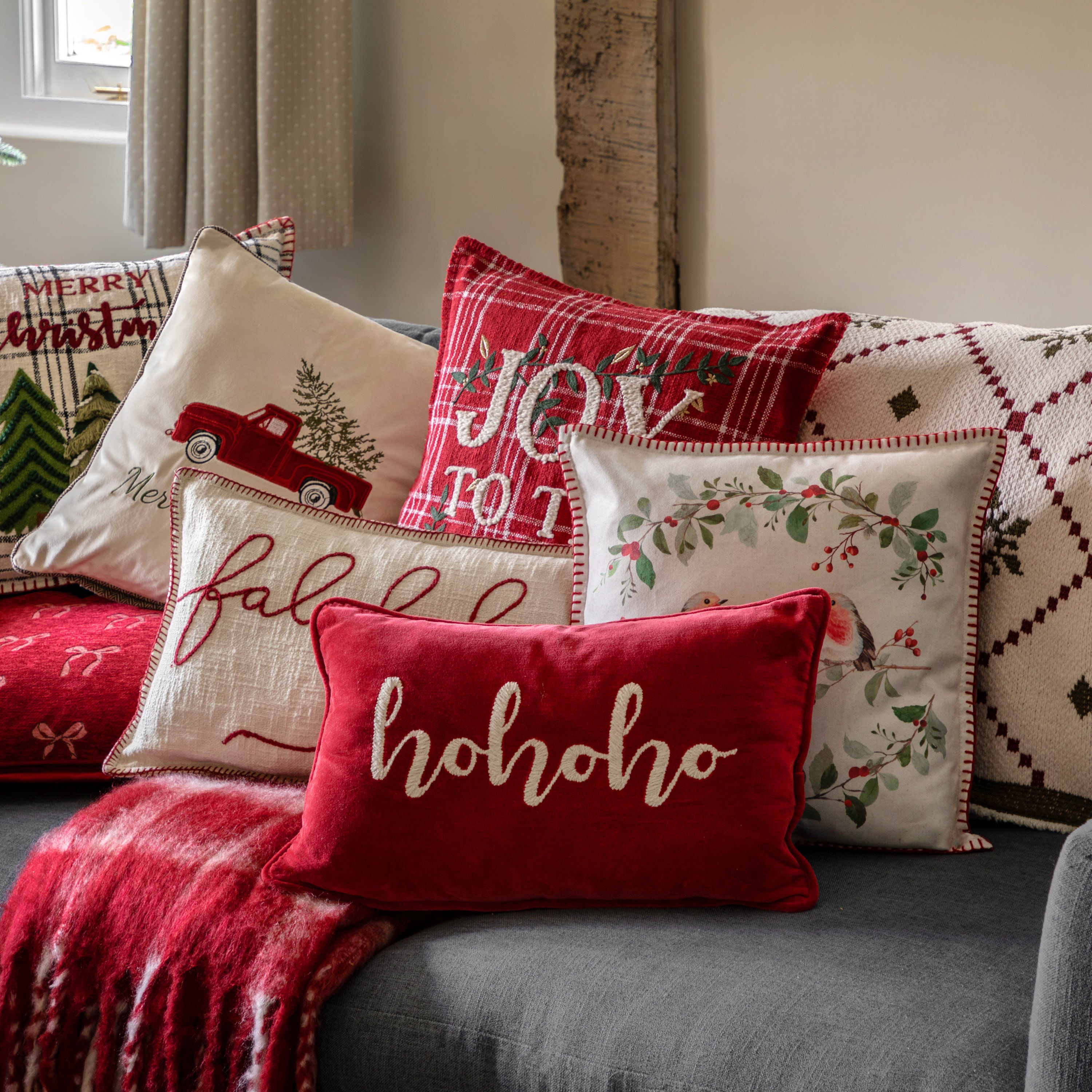 Heritage Robin Cushion 45x45