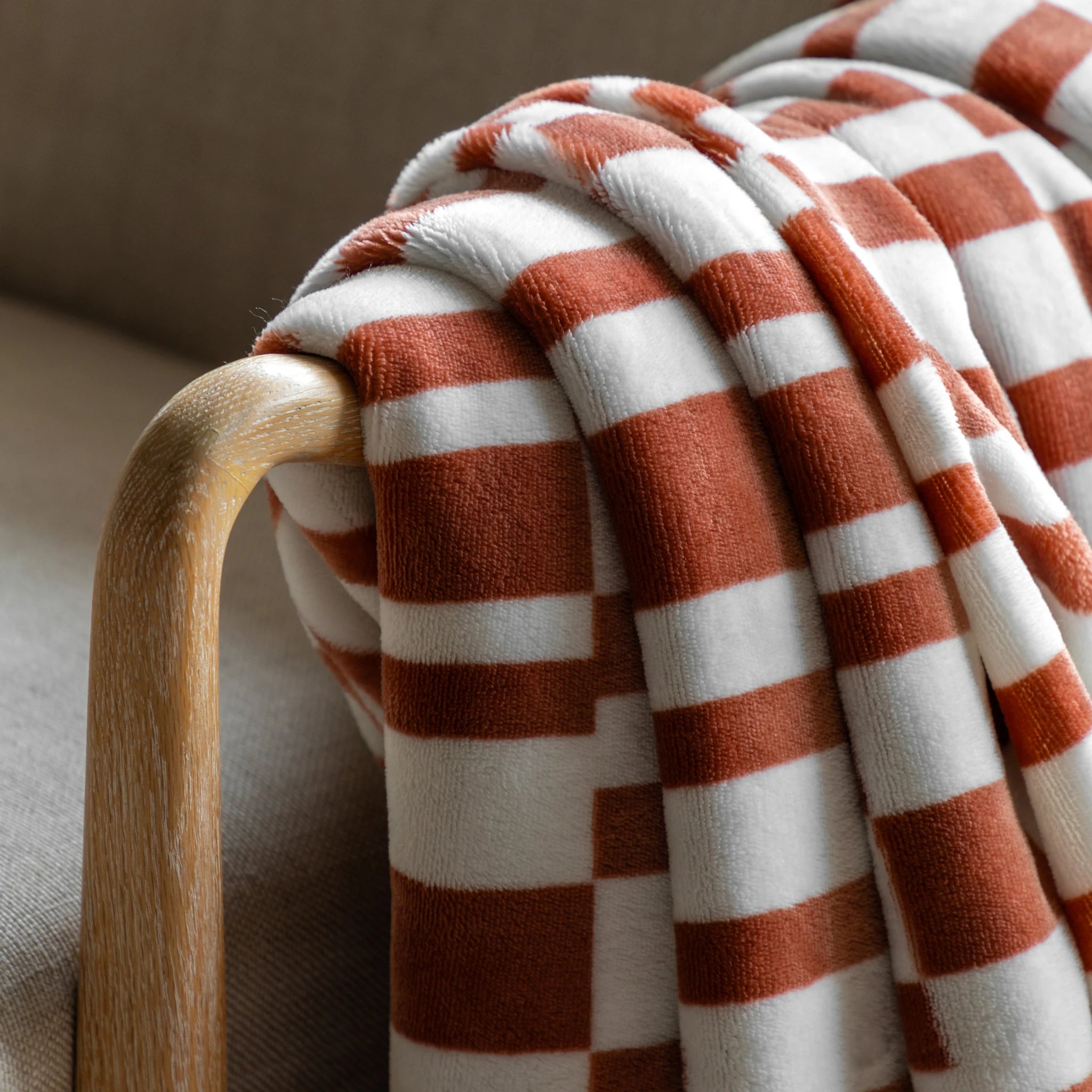 Norelle Sherpa Nutmeg Brown Throw
