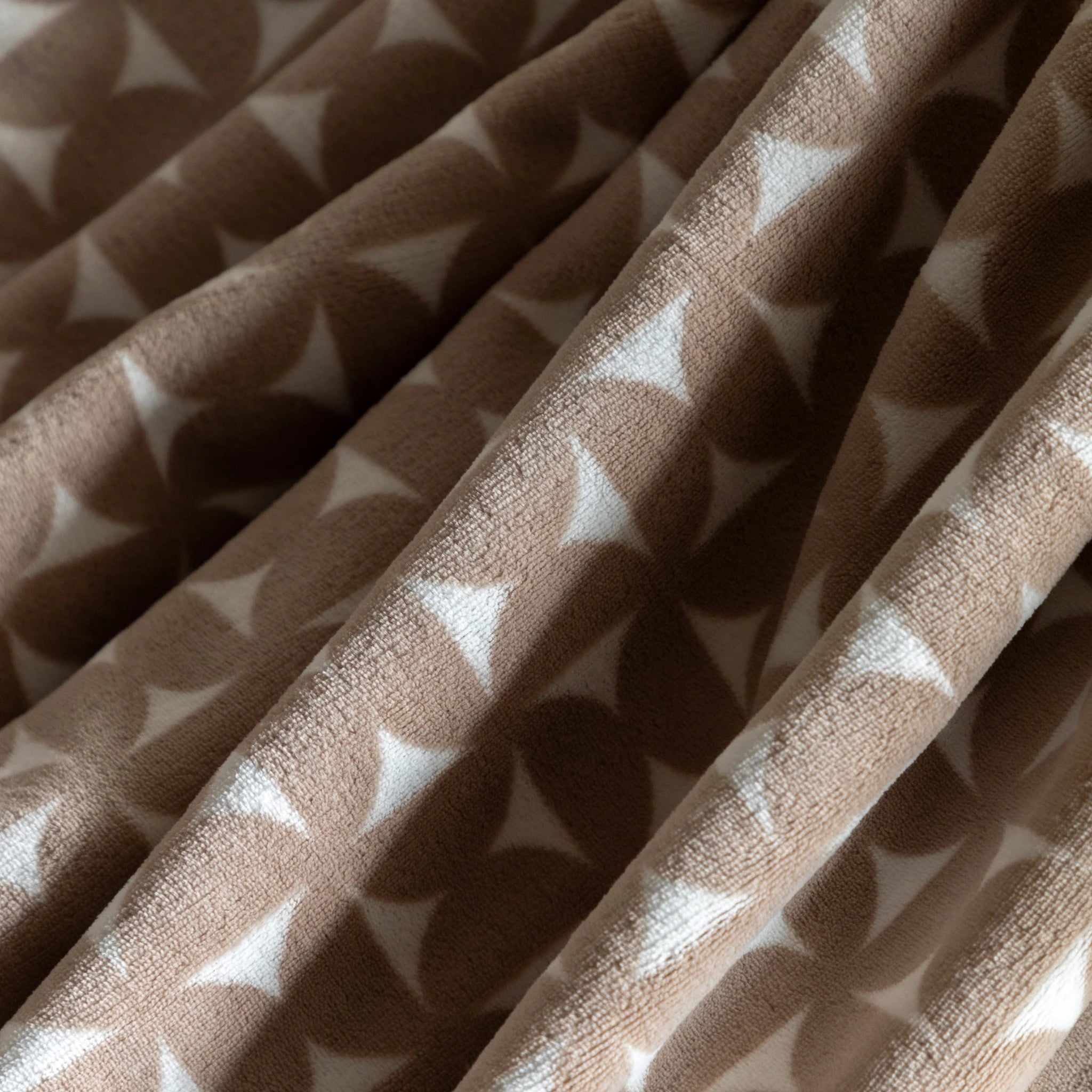 Modo Modern Geo Flannel Taupe Throw