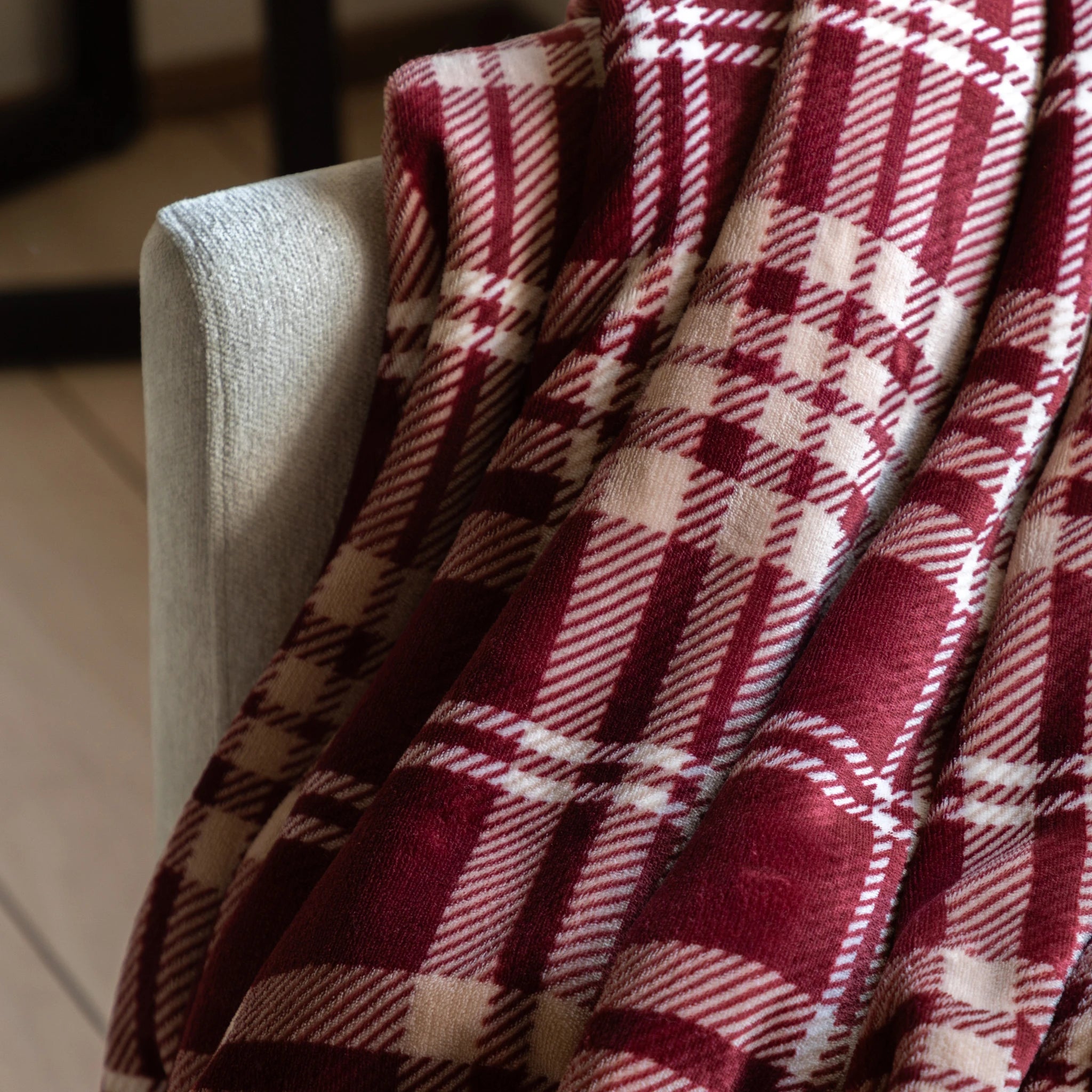 Braemere Tartan Sherpa Mulberry Throw