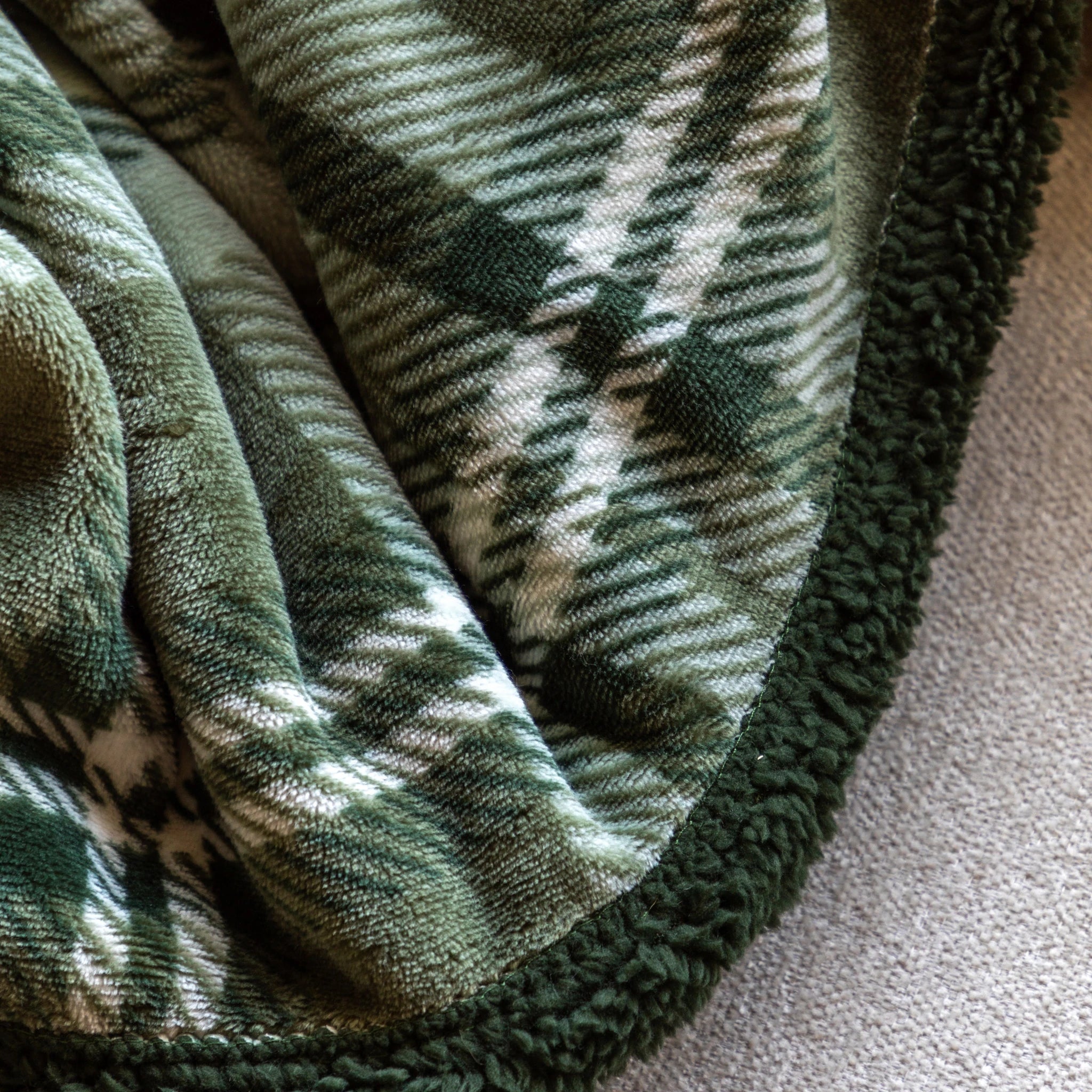 Braemere Tartan Sherpa Olive Green Throw